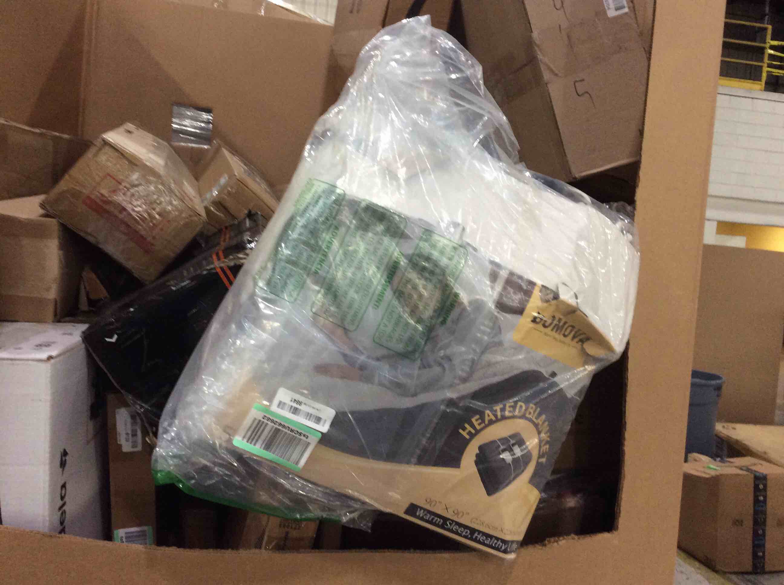 https://s3.amazonaws.com/lotting-images-prod/bidfta/RED4517668_1681490716495.jpeg