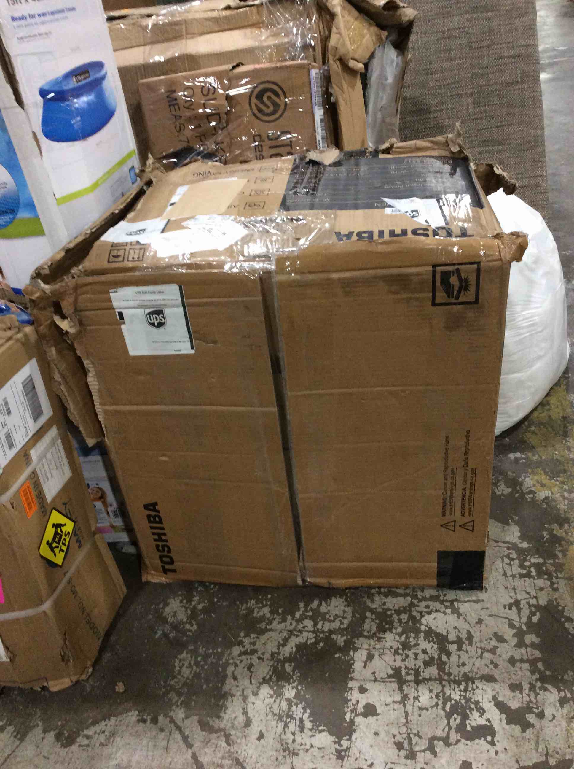 https://s3.amazonaws.com/lotting-images-prod/bidfta/RED4518679_1690989141559.jpeg