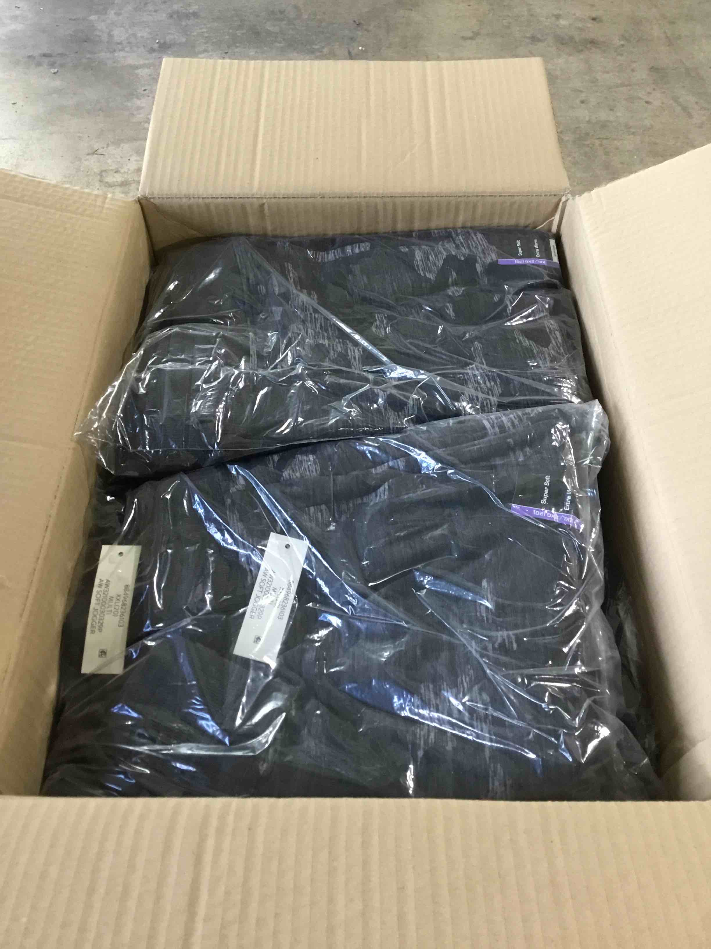https://s3.amazonaws.com/lotting-images-prod/bidfta/RED4537914_1699382591403.jpeg