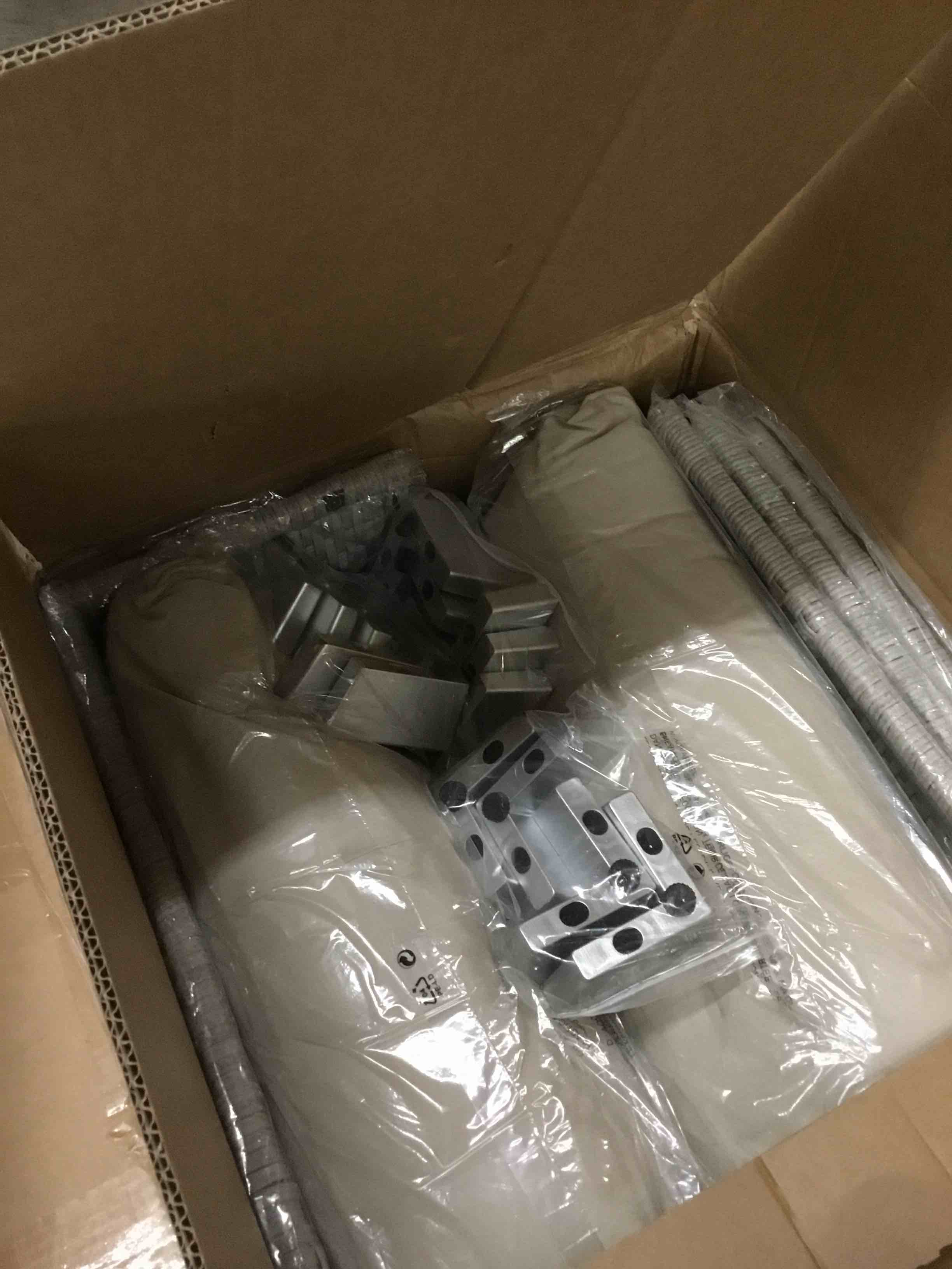 https://s3.amazonaws.com/lotting-images-prod/bidfta/RED4558013_1686670982799.jpeg