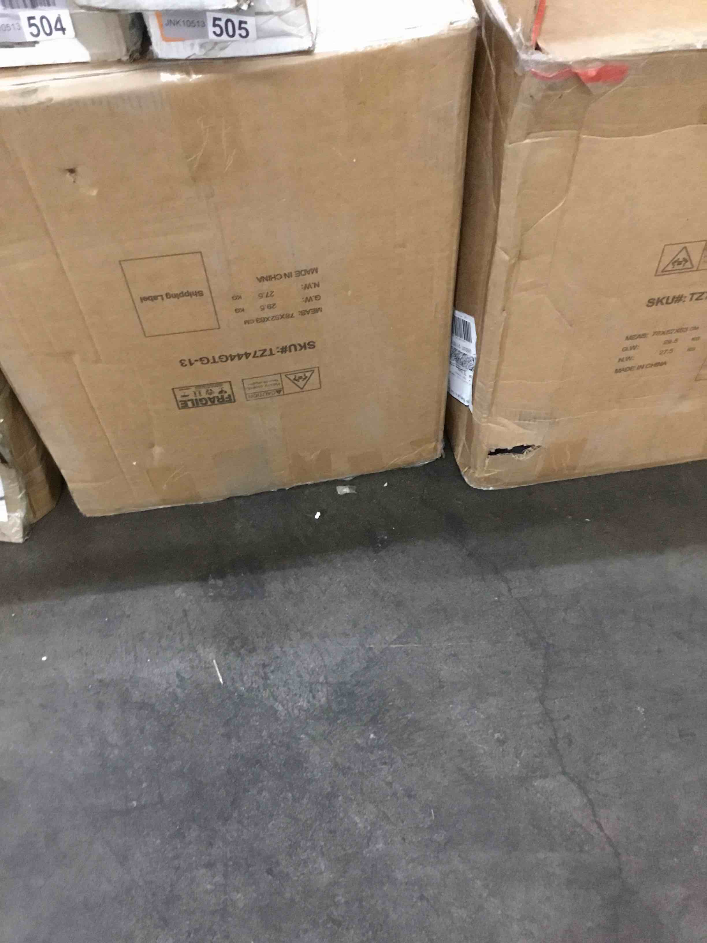 https://s3.amazonaws.com/lotting-images-prod/bidfta/RED4558013_1686670995629.jpeg
