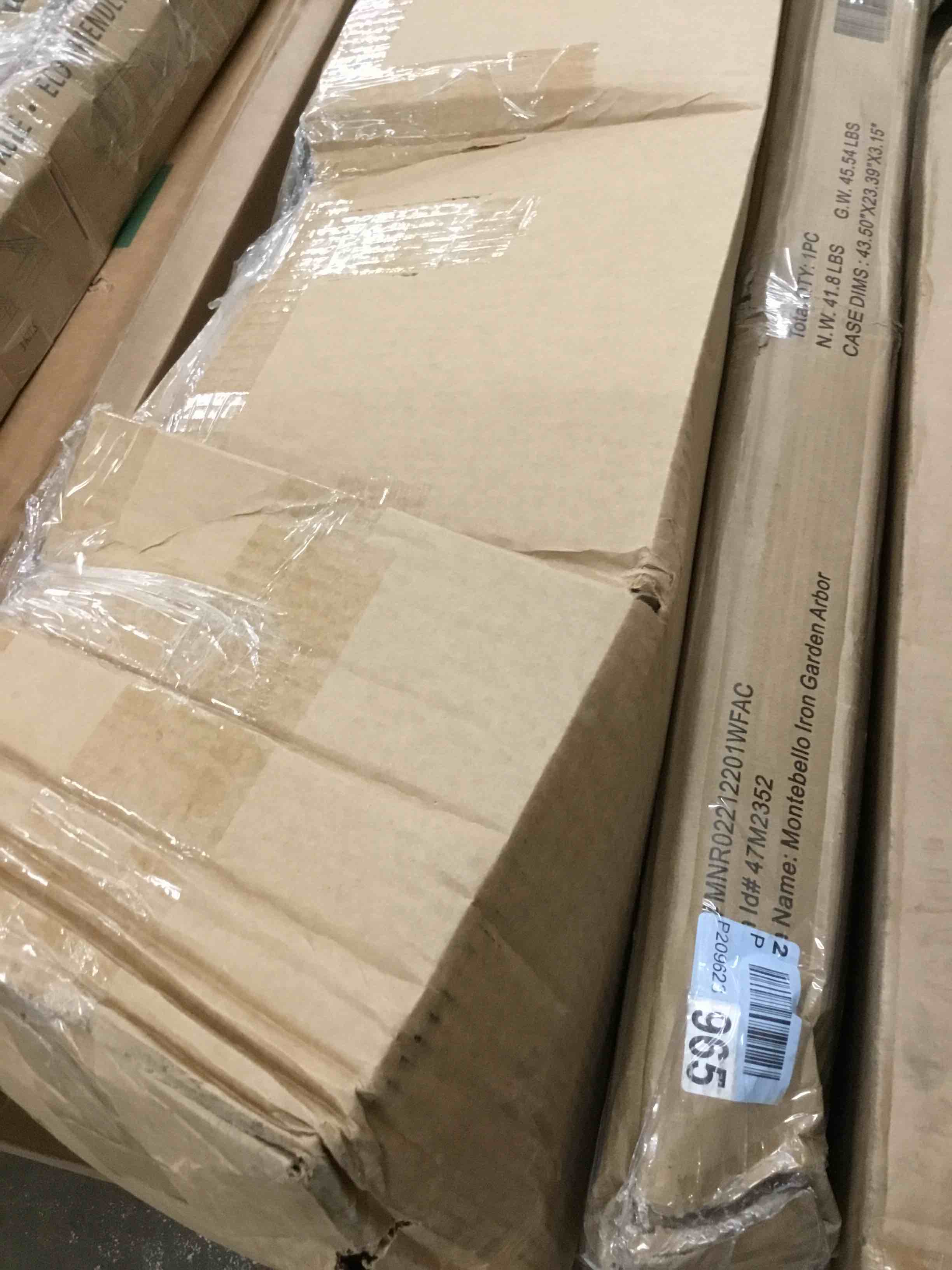 https://s3.amazonaws.com/lotting-images-prod/bidfta/RED4558015_1686671720069.jpeg