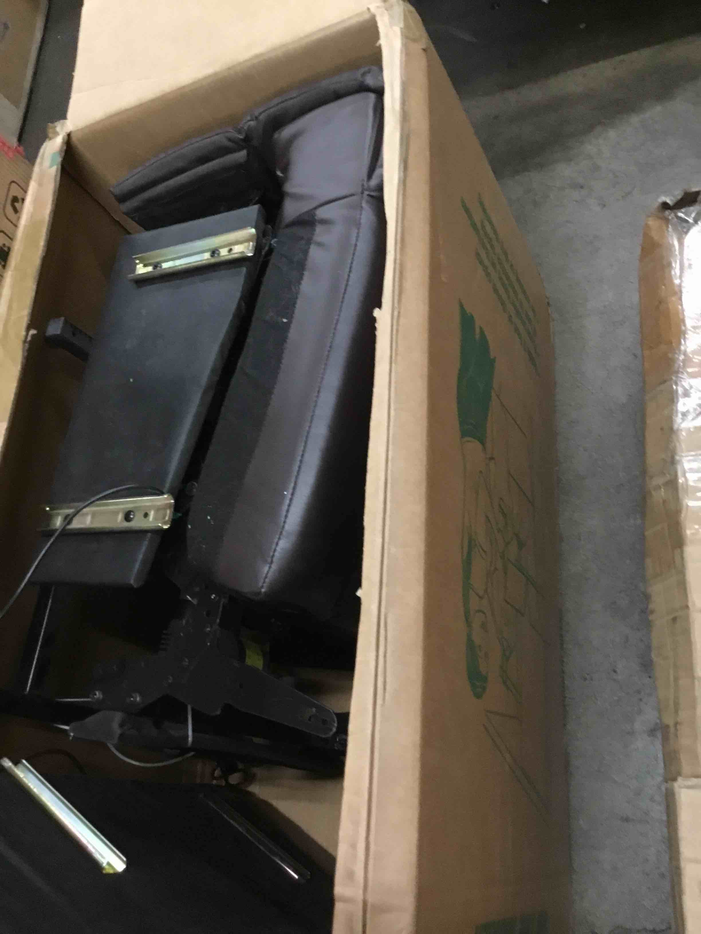 https://s3.amazonaws.com/lotting-images-prod/bidfta/RED4558017_1686674793777.jpeg