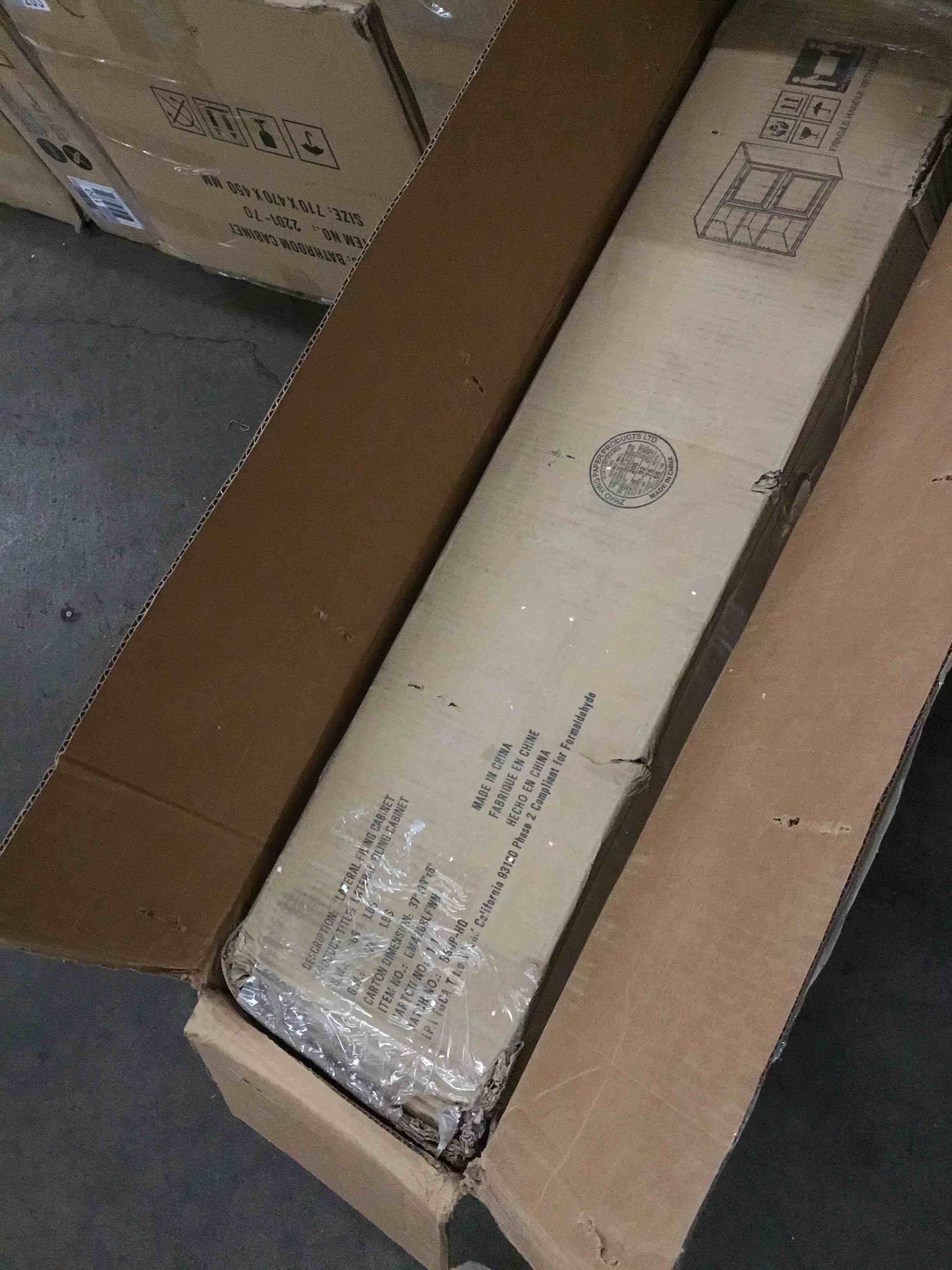 https://s3.amazonaws.com/lotting-images-prod/bidfta/RED4558480_1687782270364.jpeg