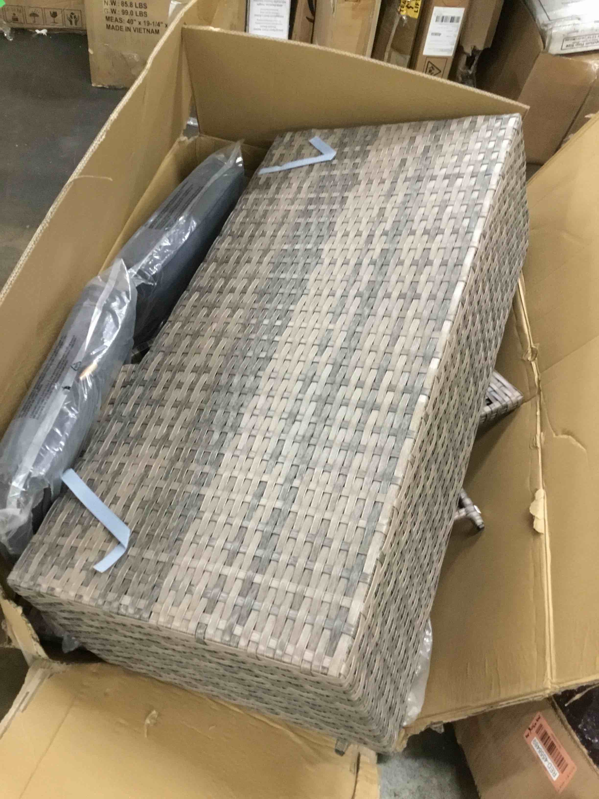 https://s3.amazonaws.com/lotting-images-prod/bidfta/RED4558490_1687786360357.jpeg