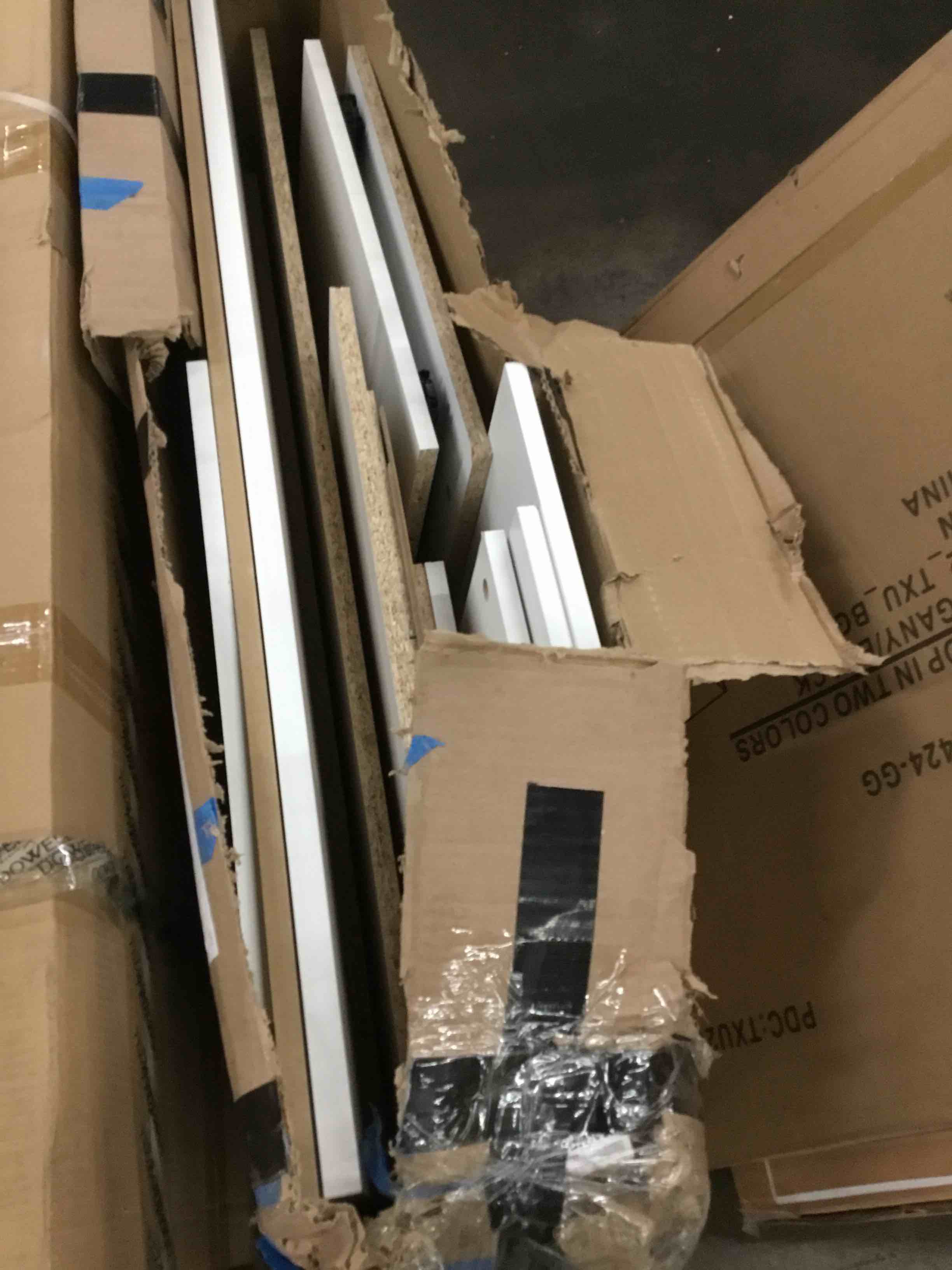 https://s3.amazonaws.com/lotting-images-prod/bidfta/RED4558493_1687787018898.jpeg