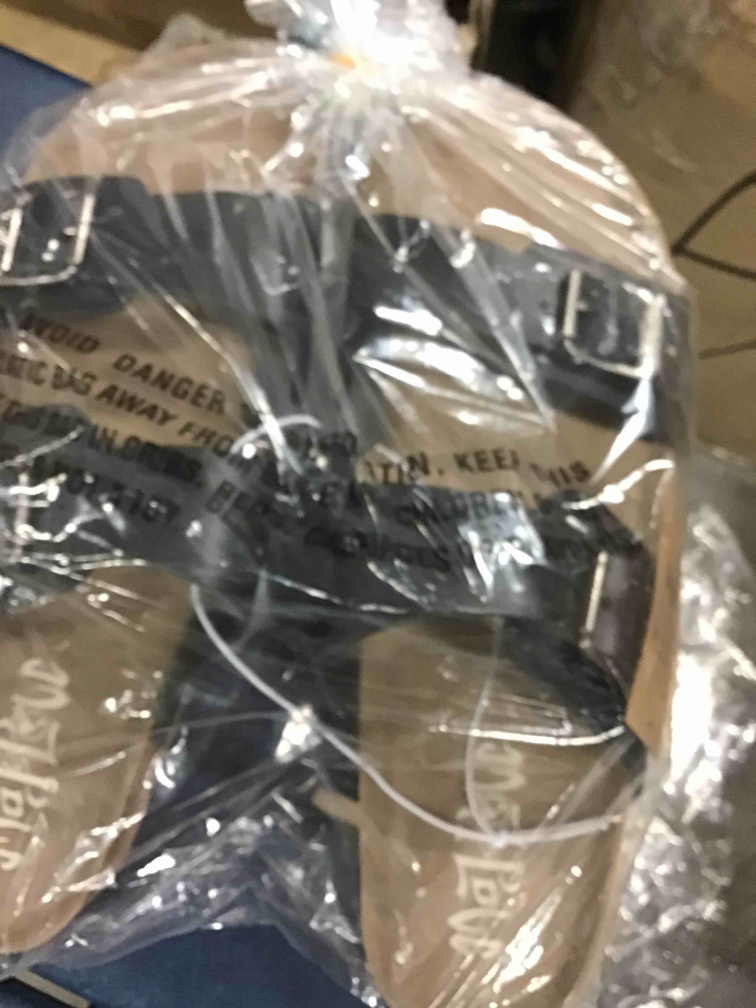 https://s3.amazonaws.com/lotting-images-prod/bidfta/RED4560129_1687528365314.jpeg