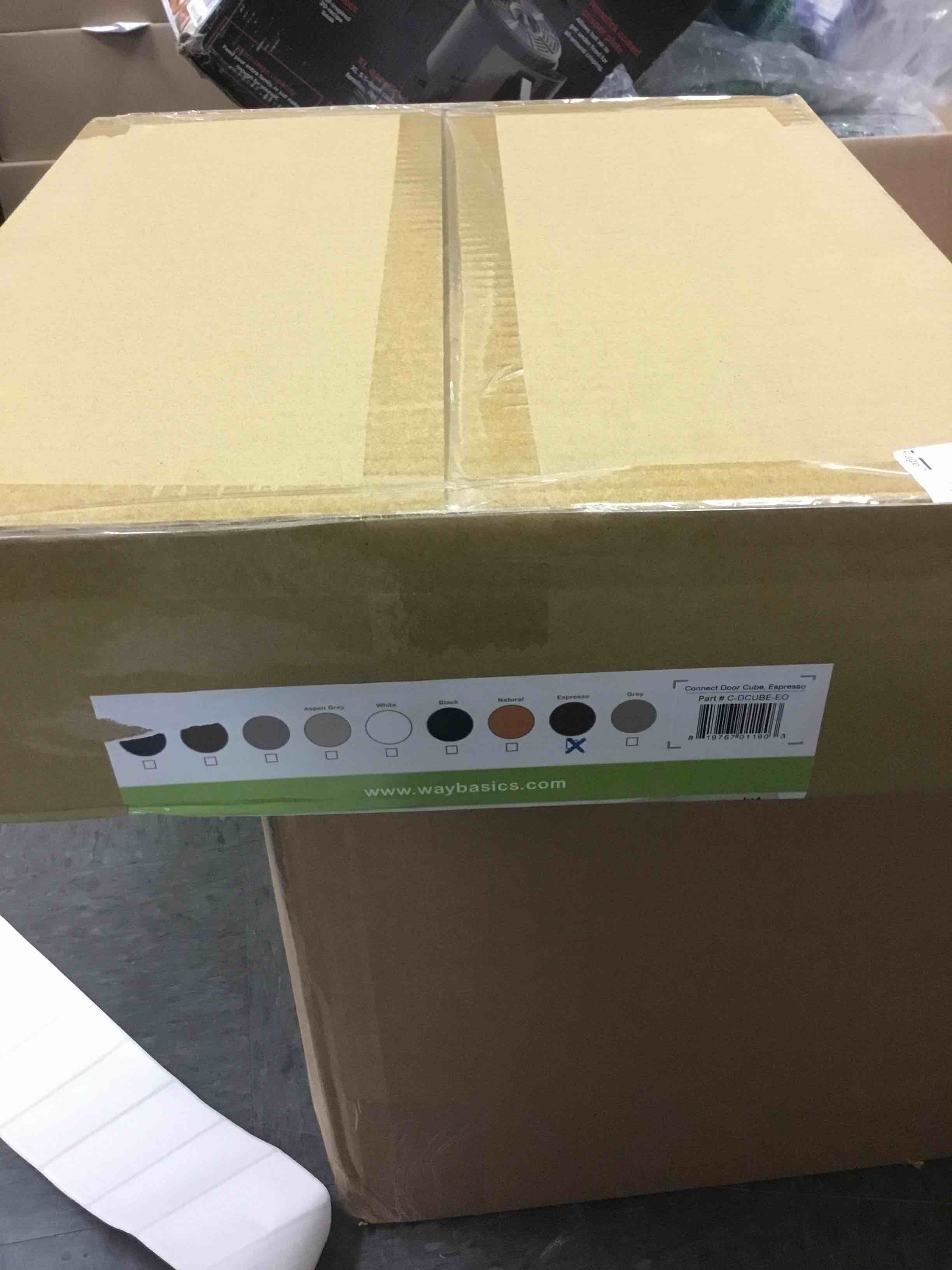 https://s3.amazonaws.com/lotting-images-prod/bidfta/RED4561821_1701376223421.jpeg
