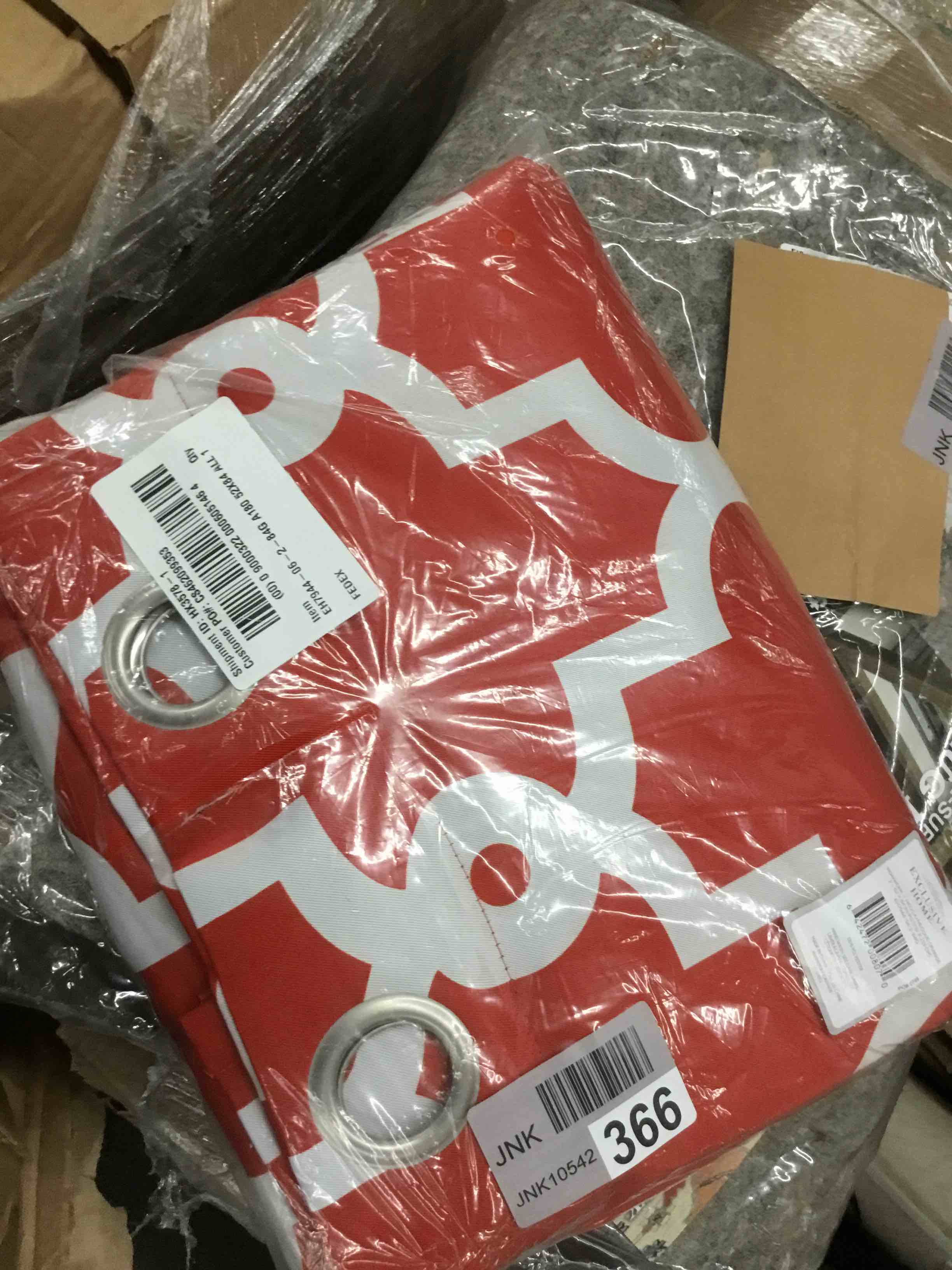 https://s3.amazonaws.com/lotting-images-prod/bidfta/RED4561970_1685114139700.jpeg