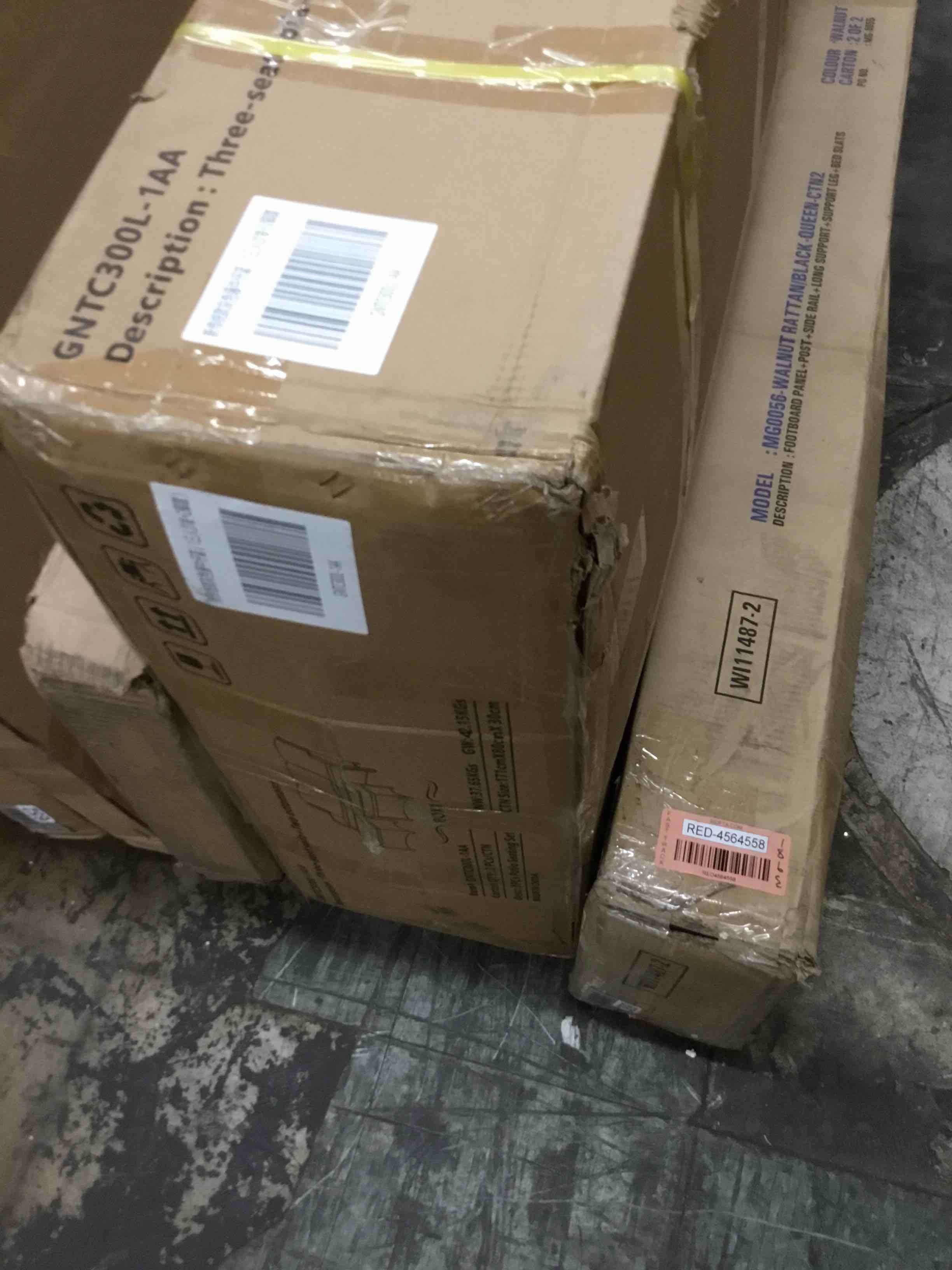 https://s3.amazonaws.com/lotting-images-prod/bidfta/RED4564559_1690902181515.jpeg