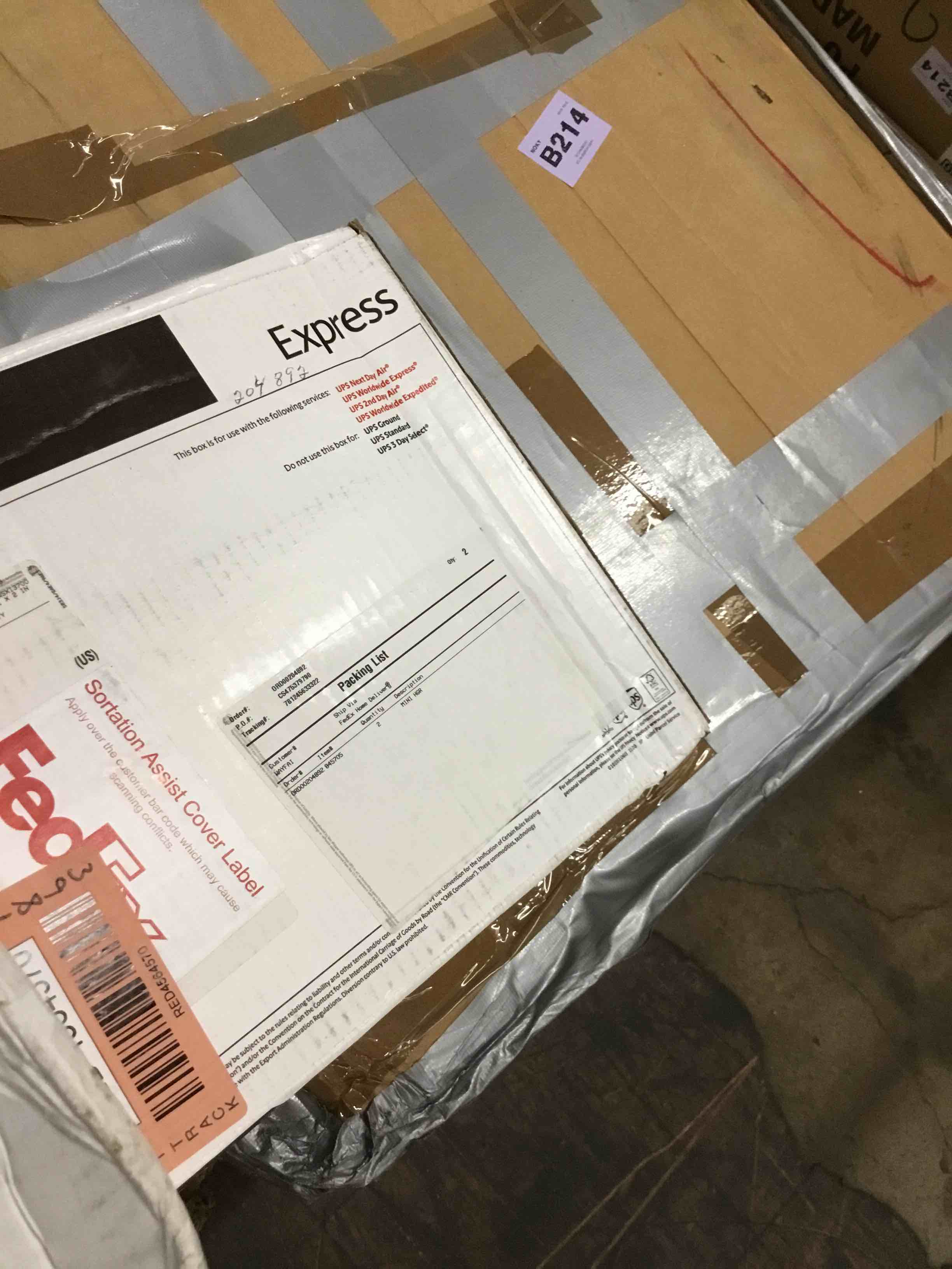 https://s3.amazonaws.com/lotting-images-prod/bidfta/RED4564570_1690908085341.jpeg