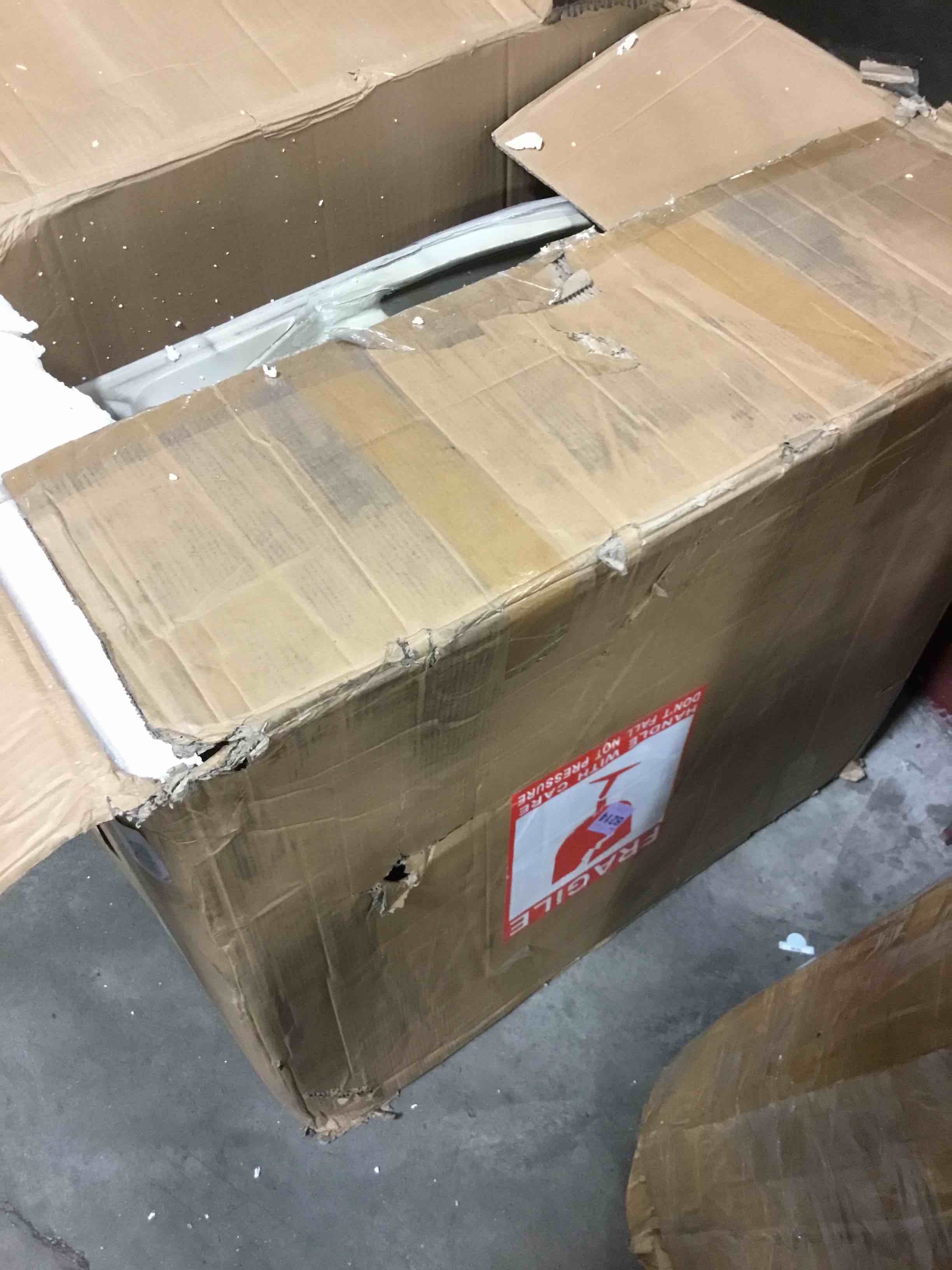 https://s3.amazonaws.com/lotting-images-prod/bidfta/RED4564678_1691608358423.jpeg
