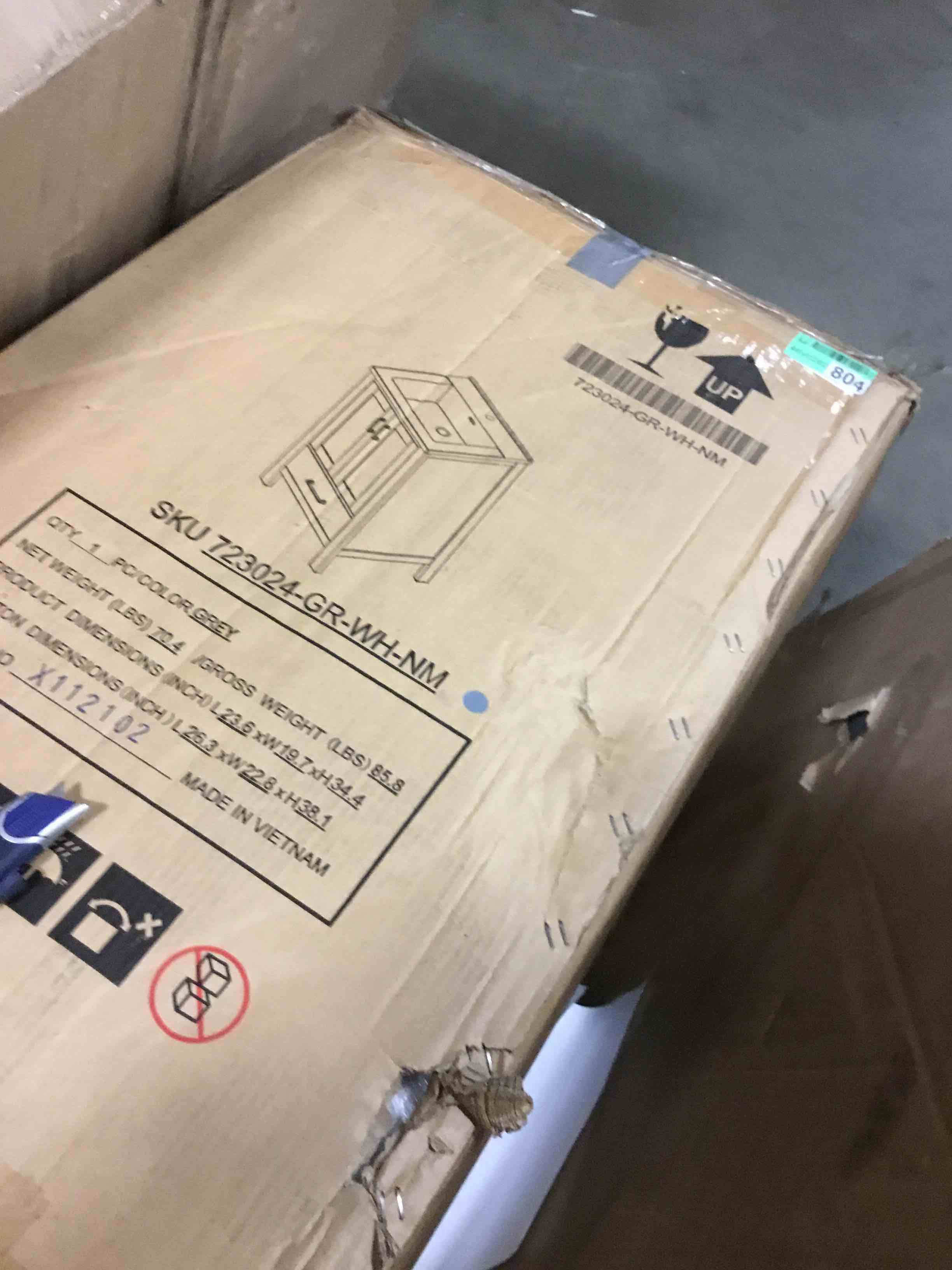 https://s3.amazonaws.com/lotting-images-prod/bidfta/RED4564680_1691608868388.jpeg