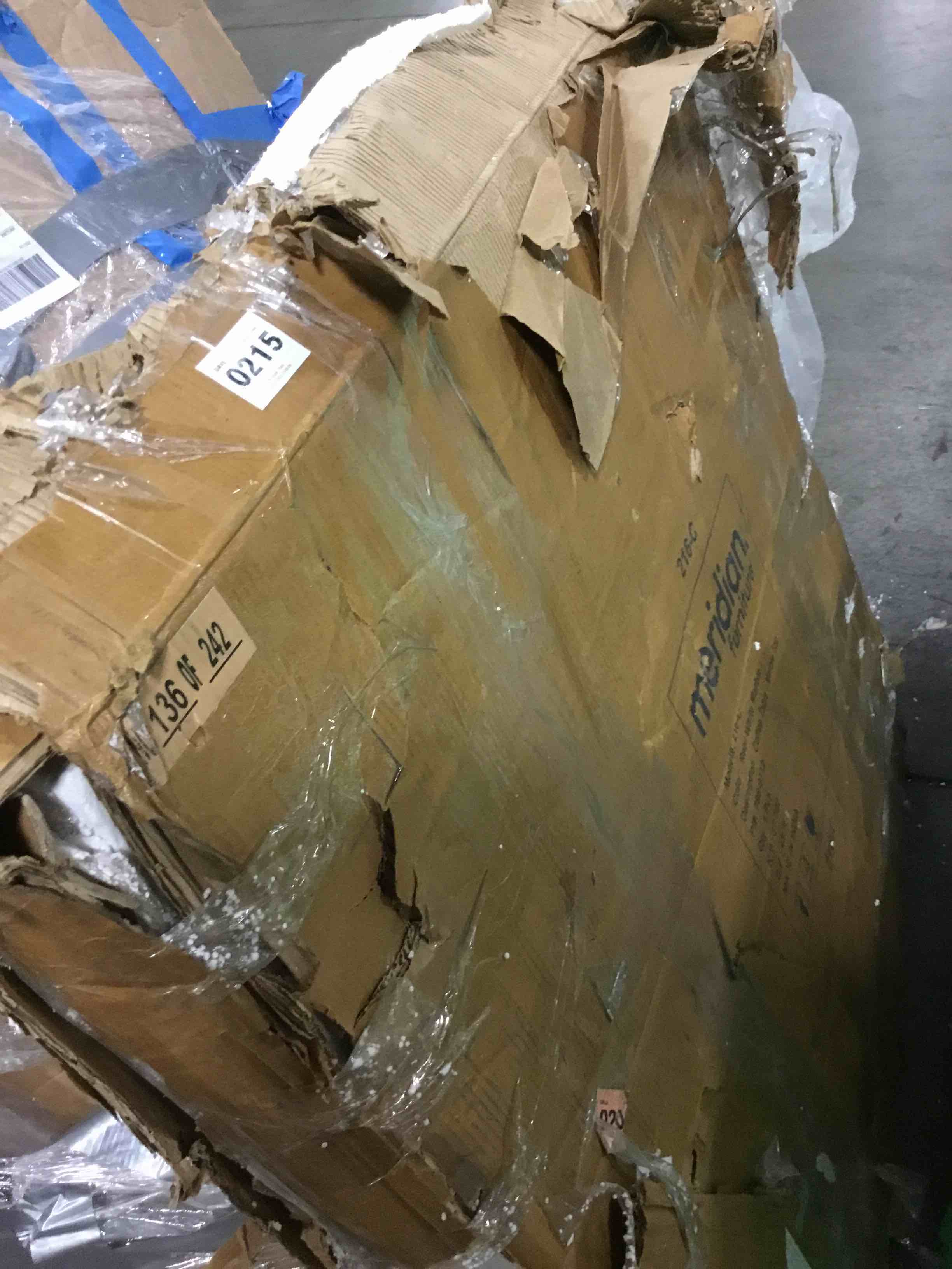 https://s3.amazonaws.com/lotting-images-prod/bidfta/RED4564701_1691670606980.jpeg
