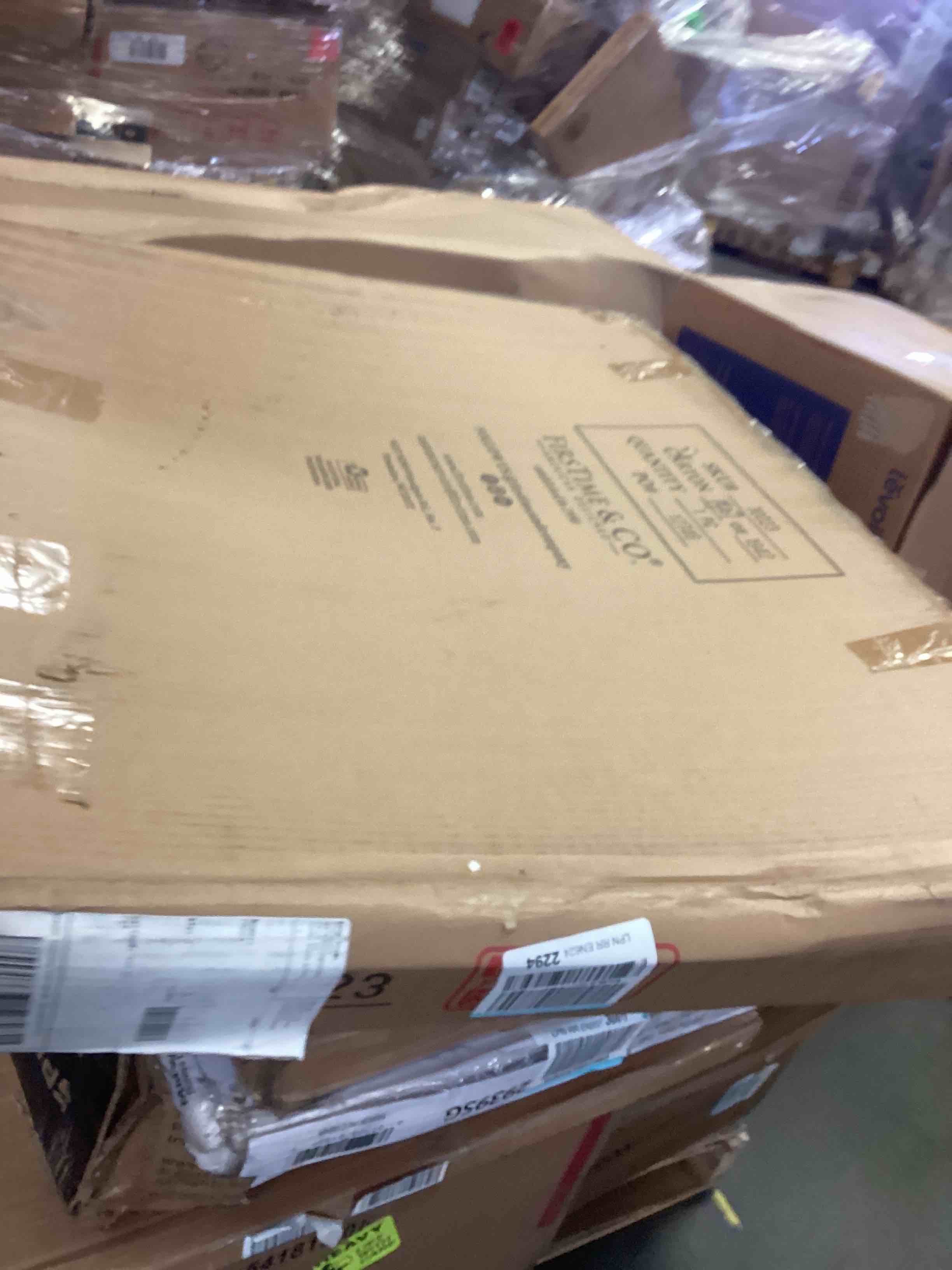 https://s3.amazonaws.com/lotting-images-prod/bidfta/RED4587337_1678300736653.jpeg
