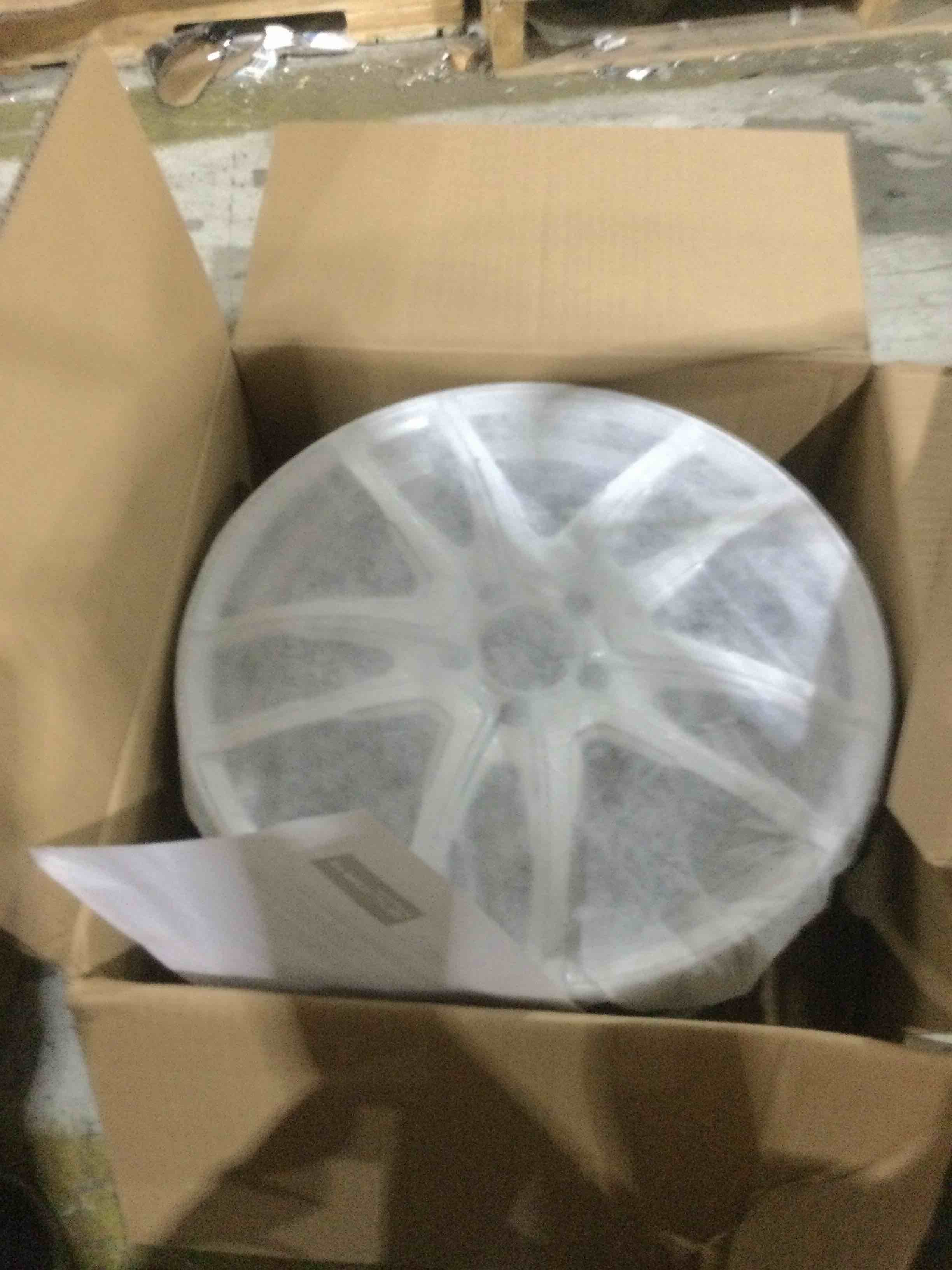 https://s3.amazonaws.com/lotting-images-prod/bidfta/RED4593561_1689689181830.jpeg