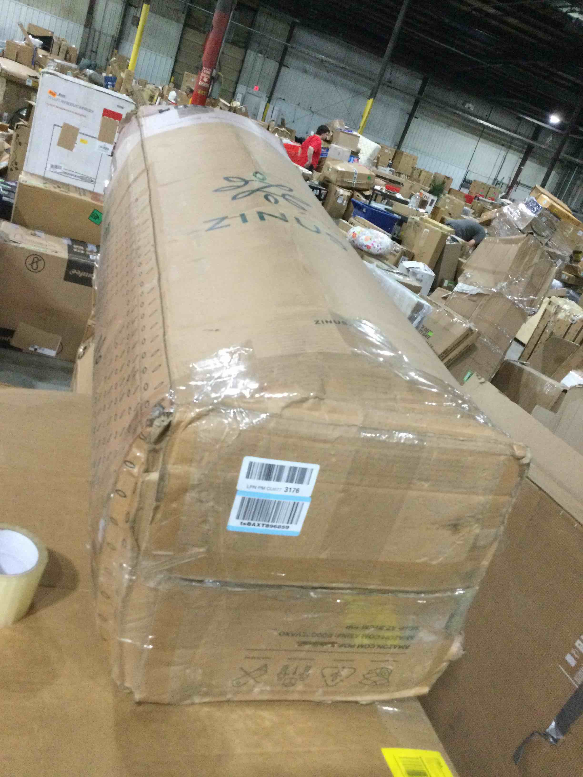 https://s3.amazonaws.com/lotting-images-prod/bidfta/RED4594158_1694010811514.jpeg
