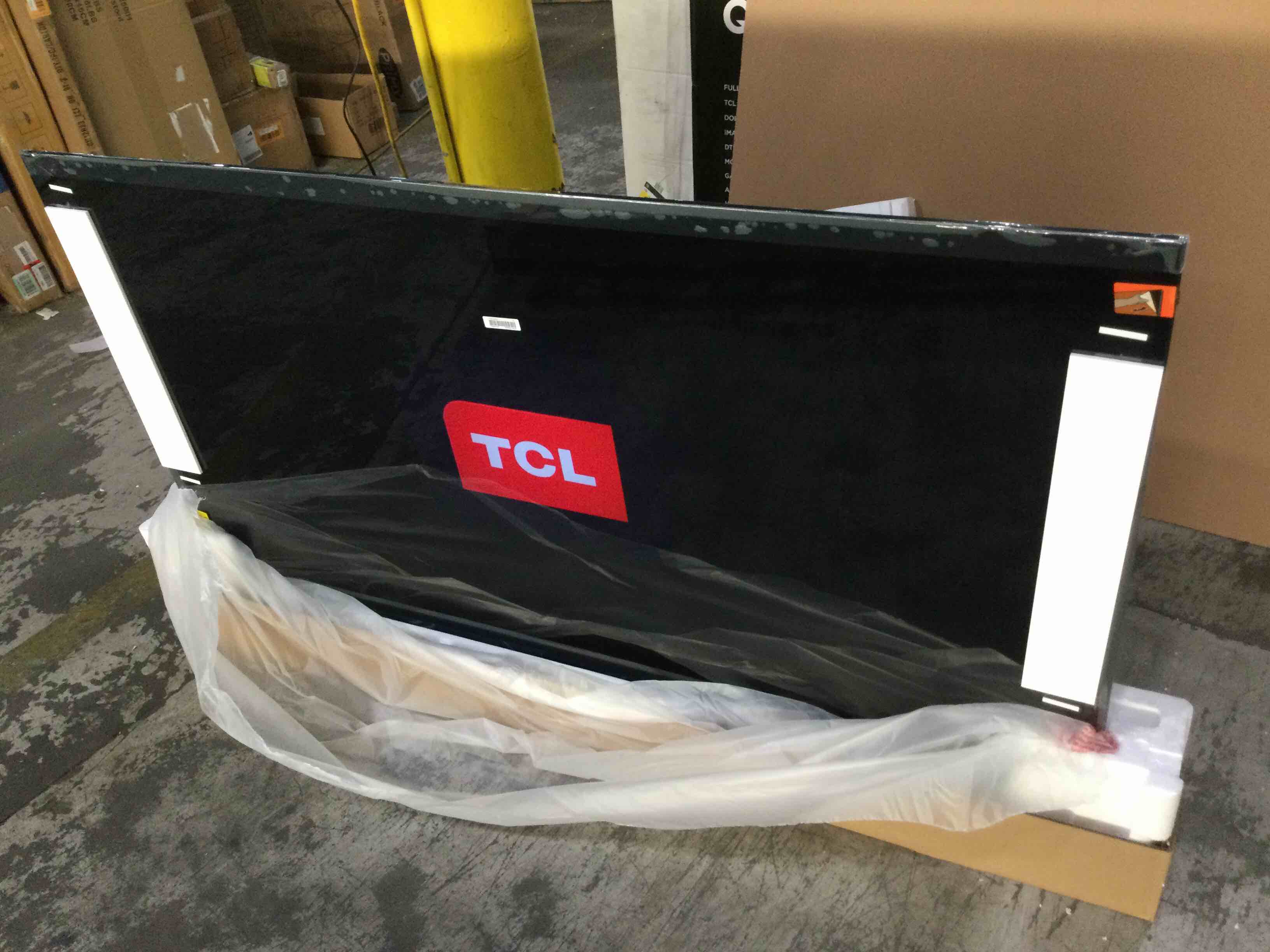 https://s3.amazonaws.com/lotting-images-prod/bidfta/RED4594233_1694036830971.jpeg