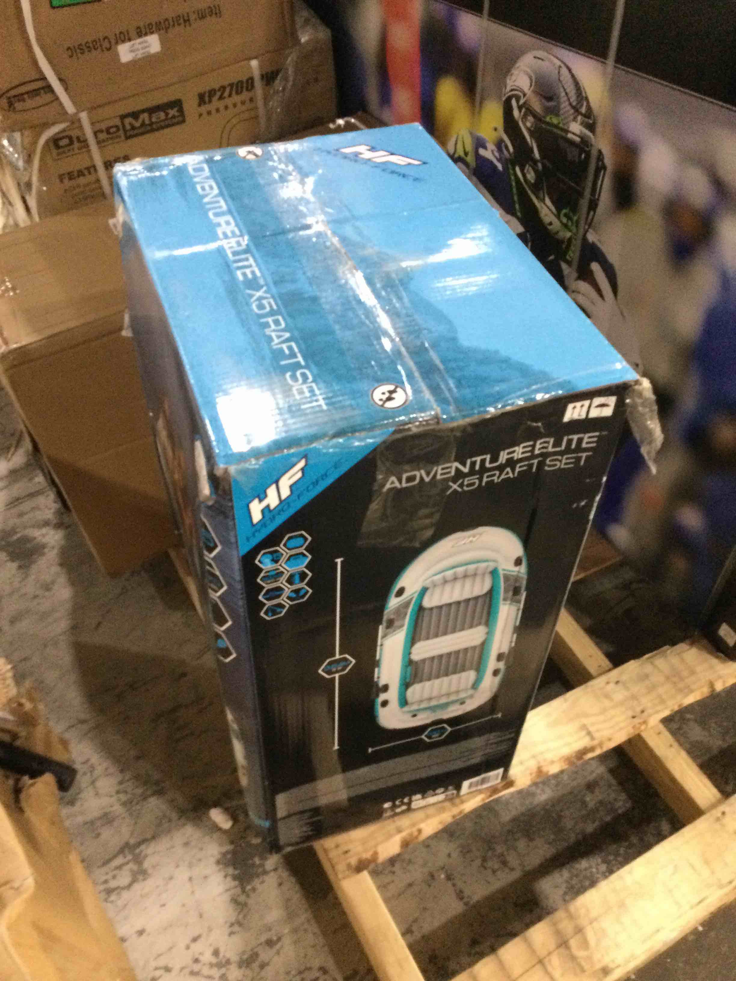 https://s3.amazonaws.com/lotting-images-prod/bidfta/RED4594236_1694035152185.jpeg
