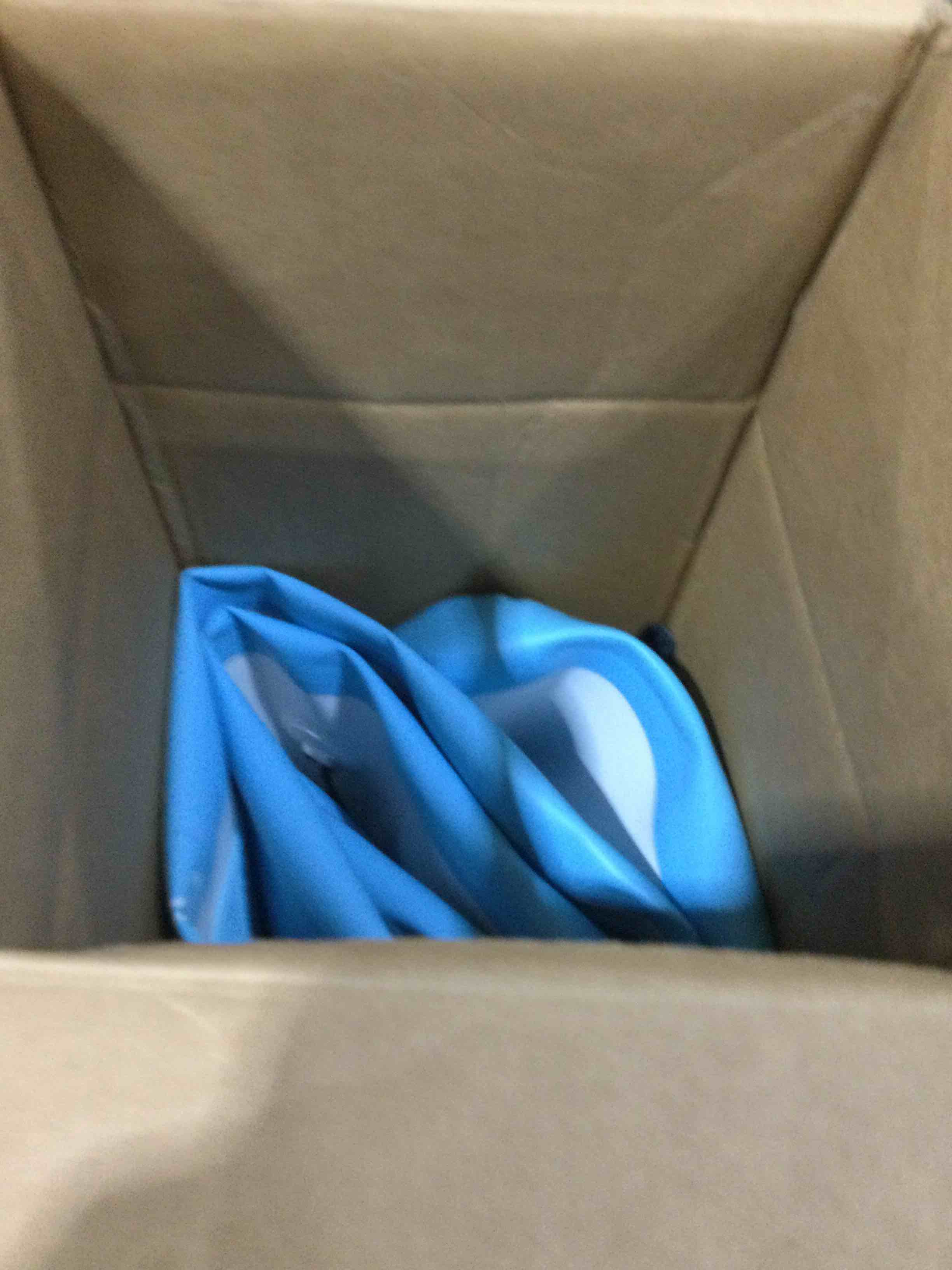 https://s3.amazonaws.com/lotting-images-prod/bidfta/RED4594423_1694202198942.jpeg