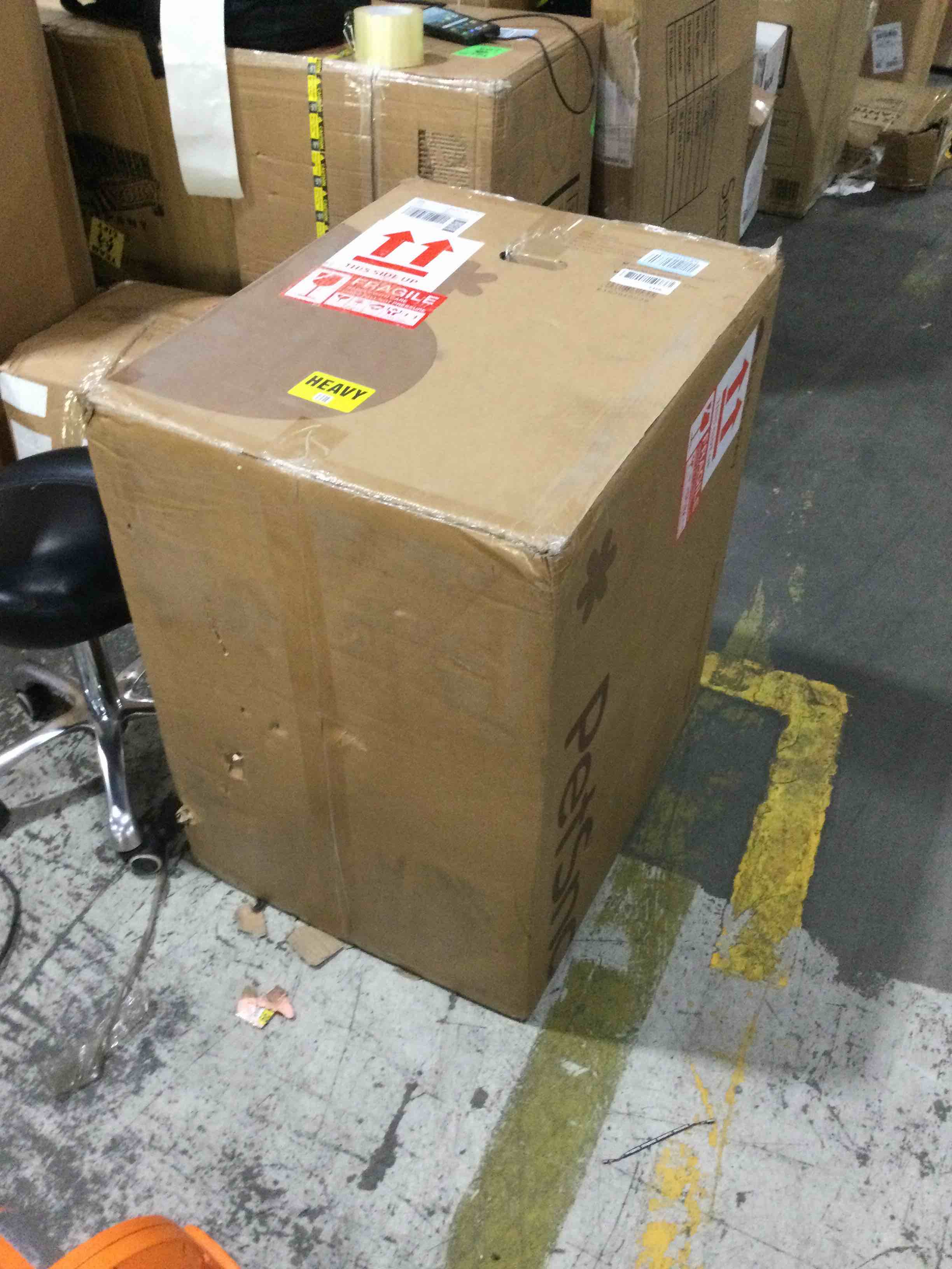 https://s3.amazonaws.com/lotting-images-prod/bidfta/RED4594425_1694201809360.jpeg