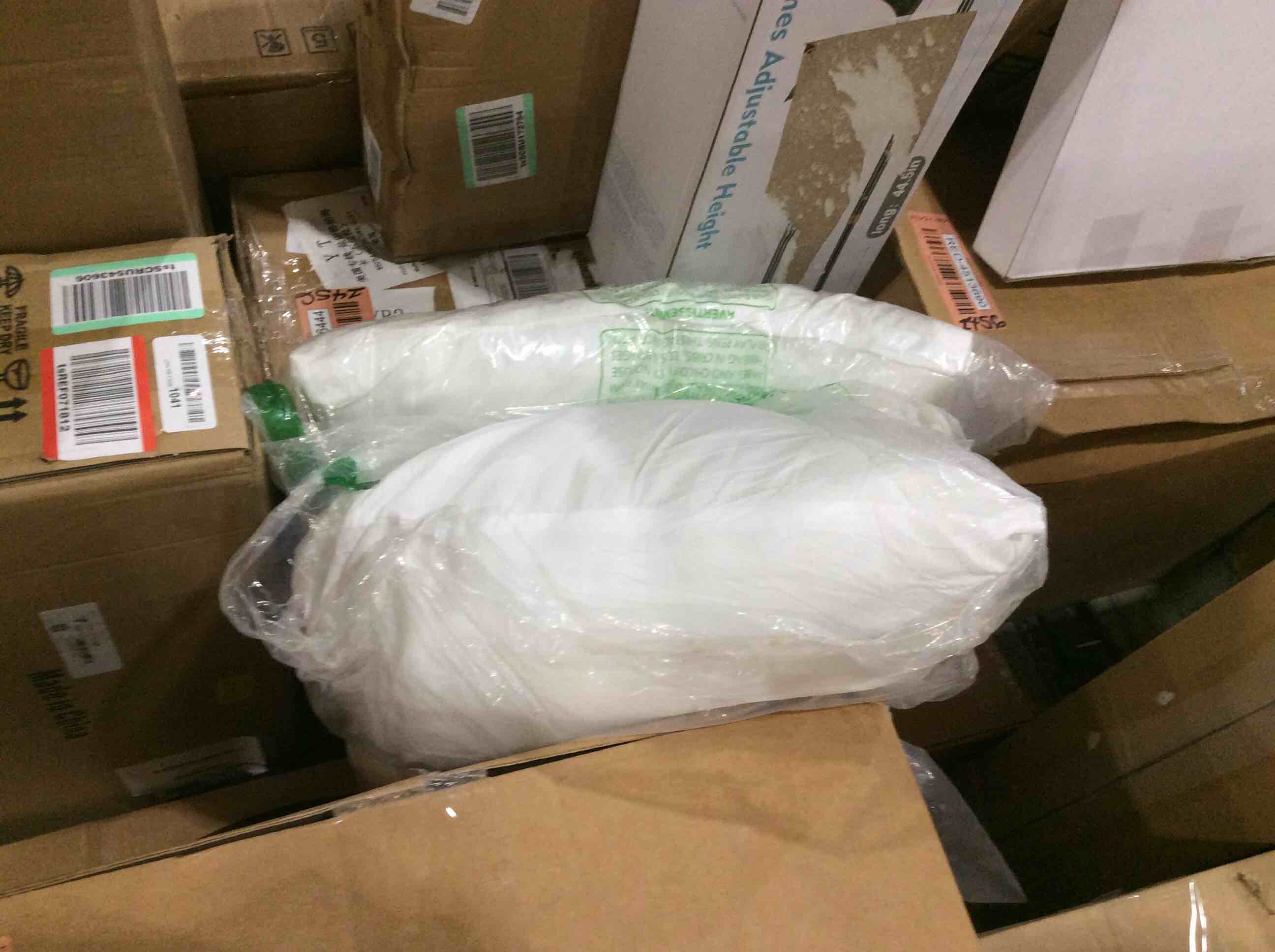 https://s3.amazonaws.com/lotting-images-prod/bidfta/RED4596466_1686599813724.jpeg