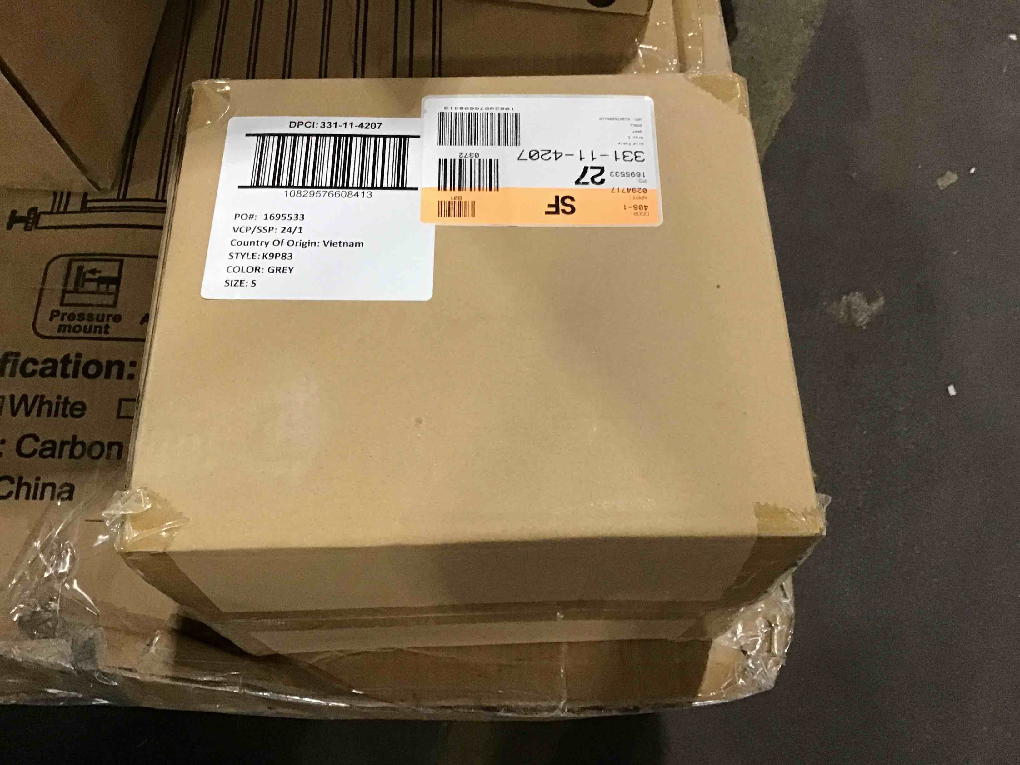 https://s3.amazonaws.com/lotting-images-prod/bidfta/RED4596934_1687277601400.jpeg