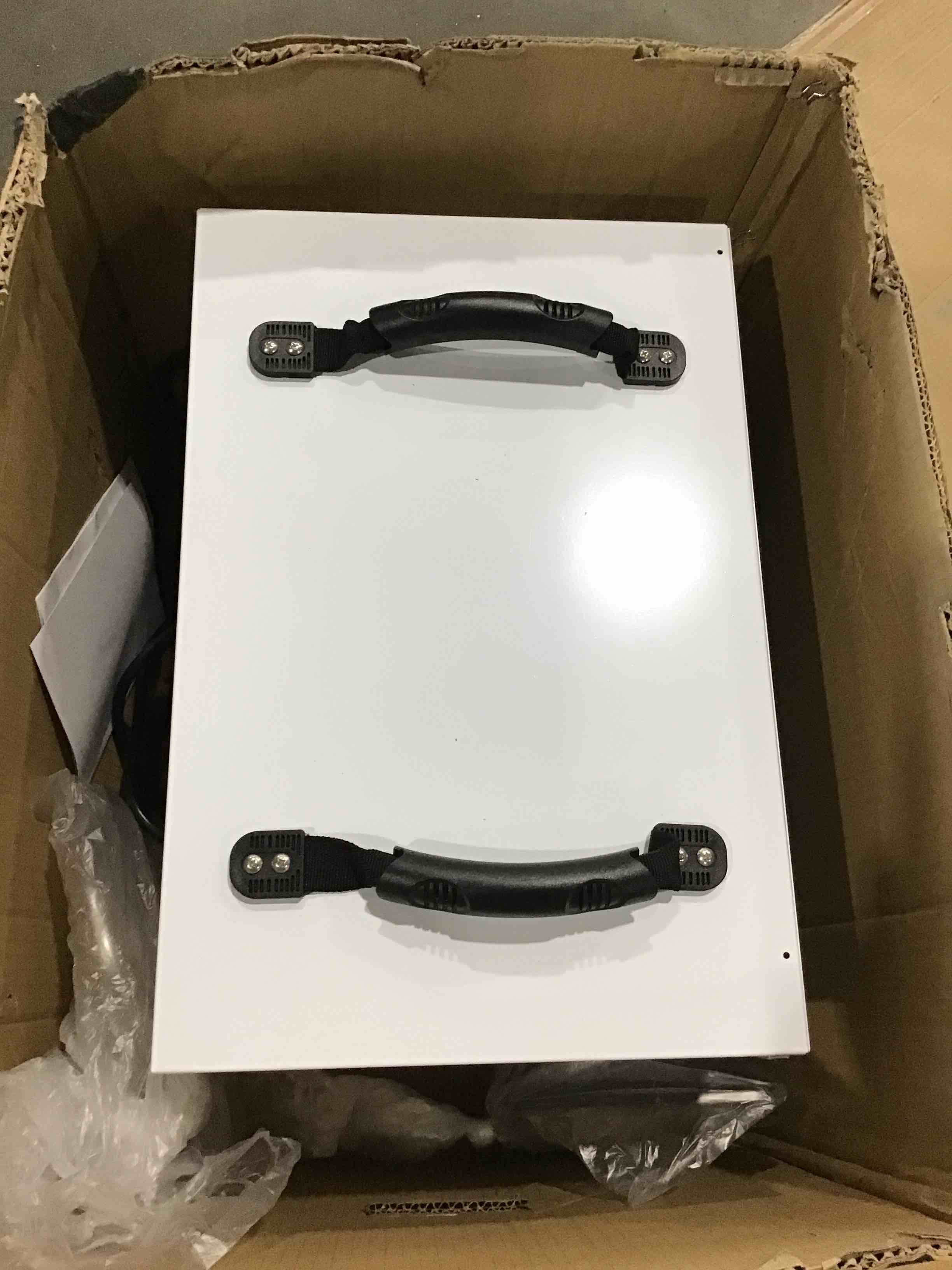 https://s3.amazonaws.com/lotting-images-prod/bidfta/RED4597003_1687197711071.jpeg