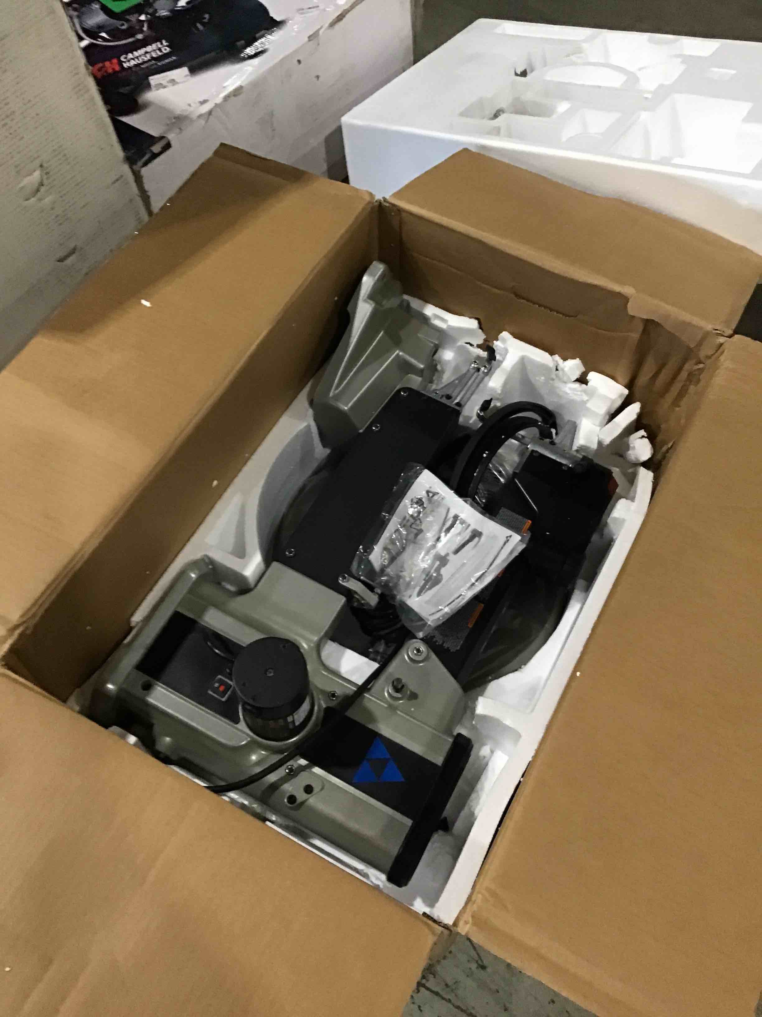 https://s3.amazonaws.com/lotting-images-prod/bidfta/RED4597004_1687197409566.jpeg