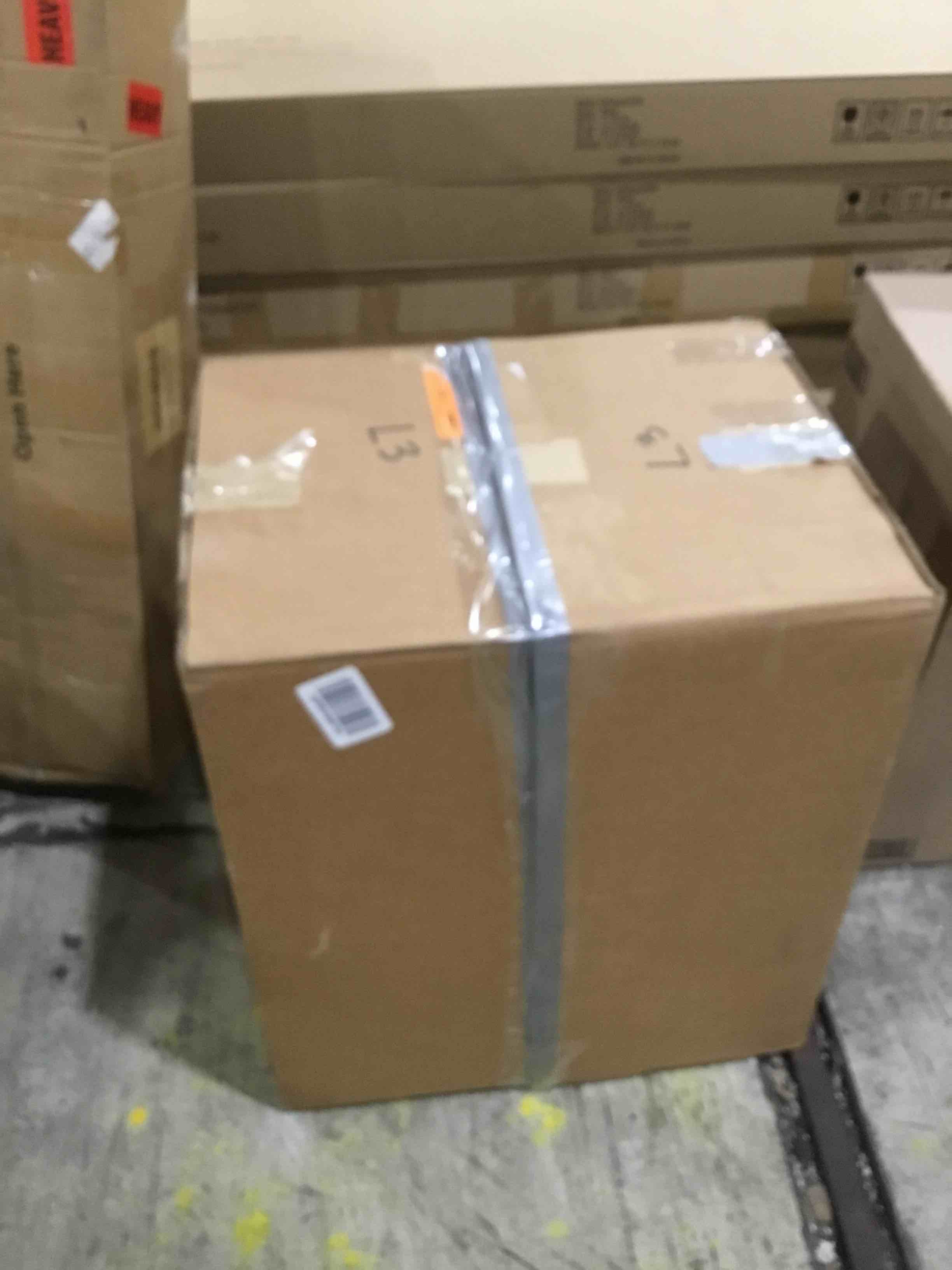 https://s3.amazonaws.com/lotting-images-prod/bidfta/RED4599548_1695131832901.jpeg