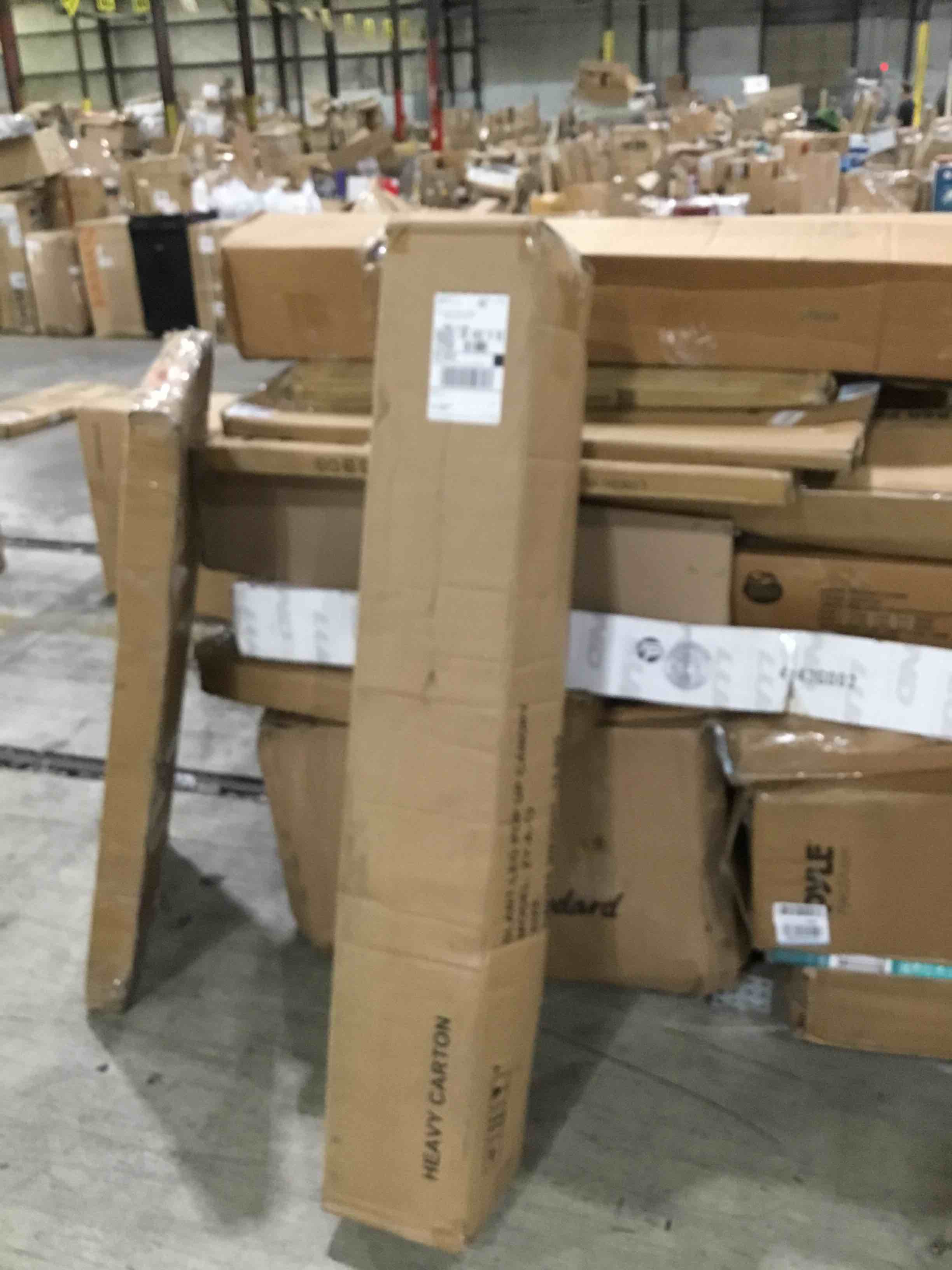 https://s3.amazonaws.com/lotting-images-prod/bidfta/RED4599550_1695132437615.jpeg