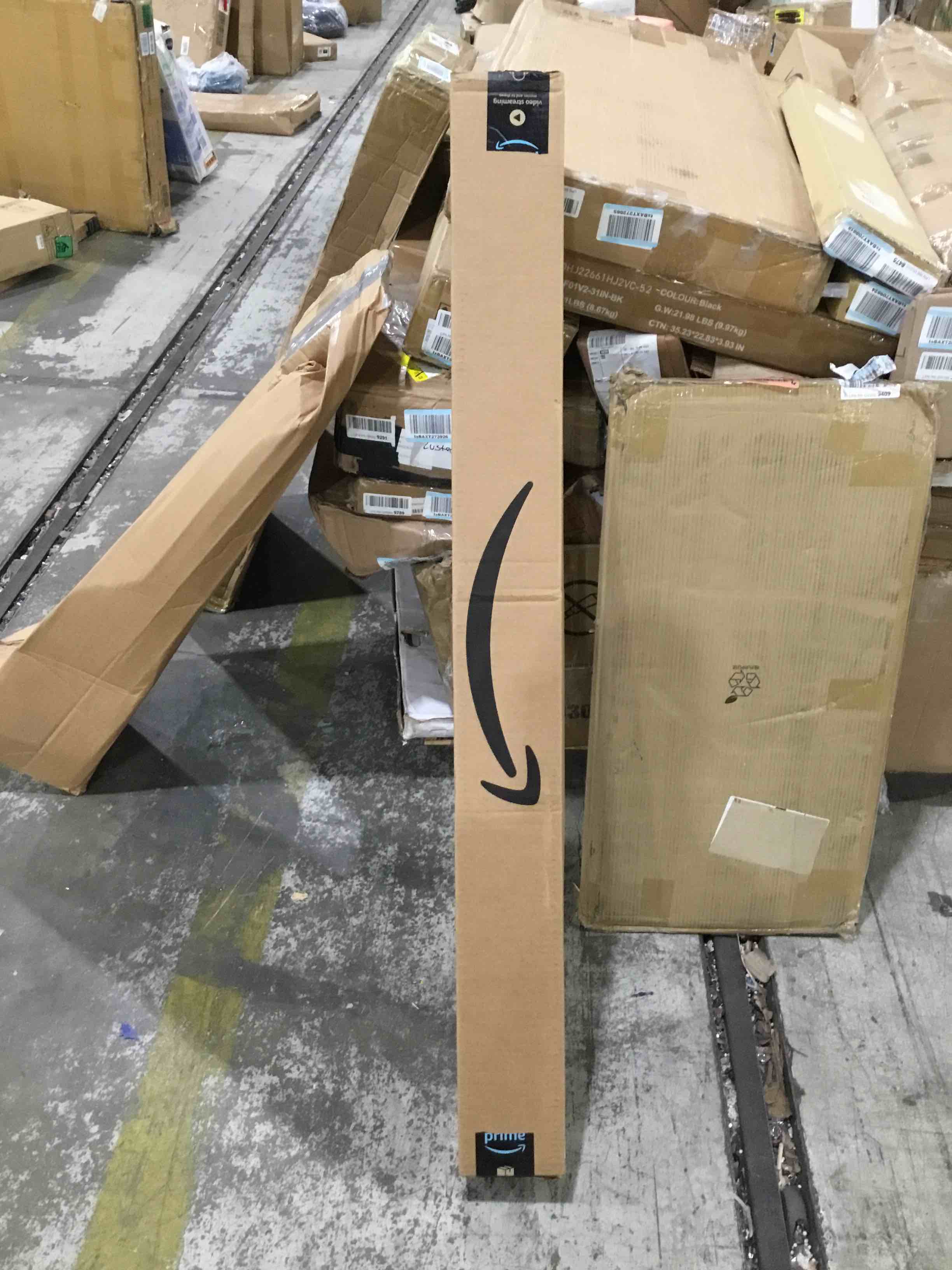 https://s3.amazonaws.com/lotting-images-prod/bidfta/RED4599553_1695133662647.jpeg