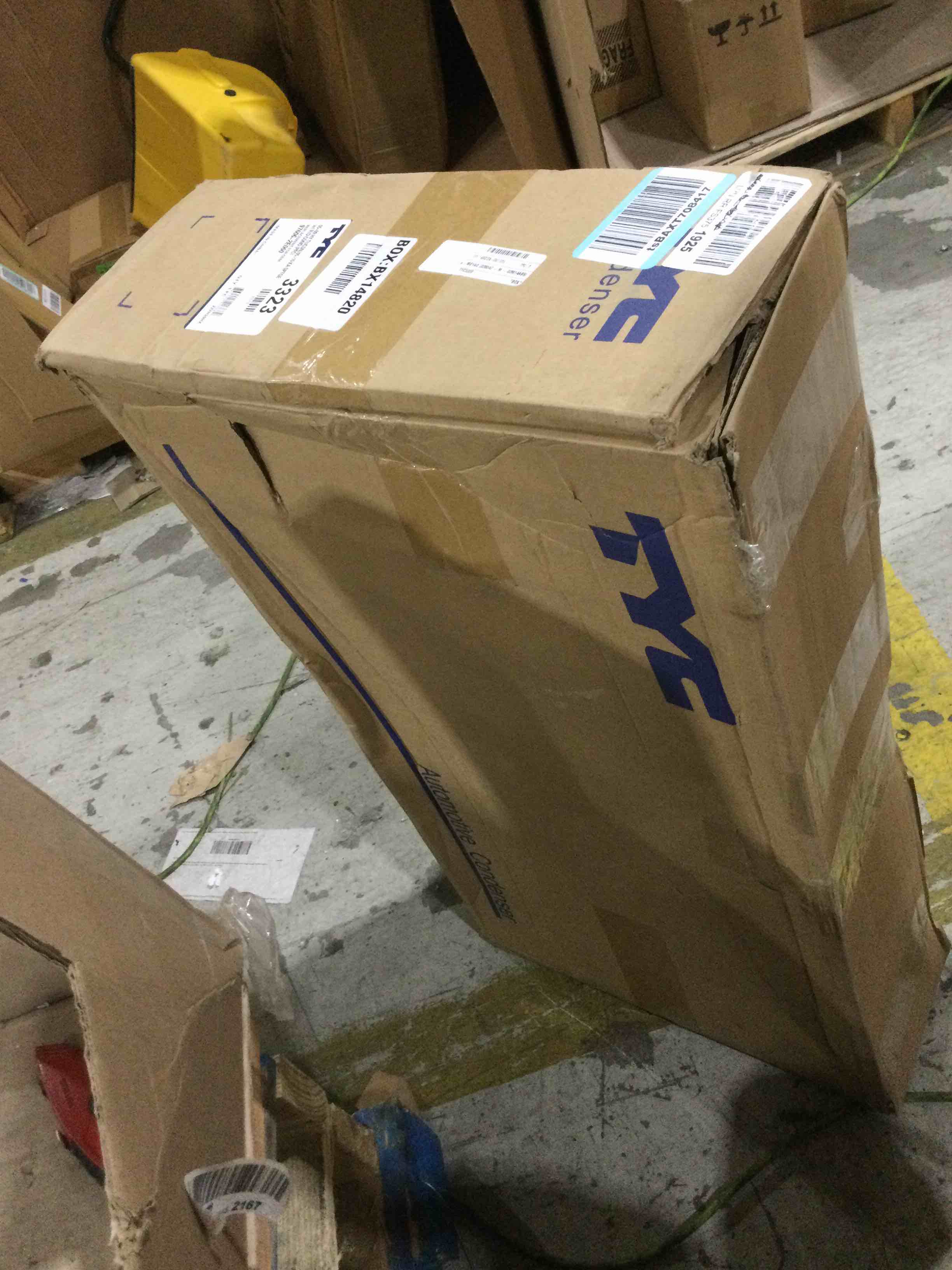 https://s3.amazonaws.com/lotting-images-prod/bidfta/RED4601338_1688748485034.jpeg