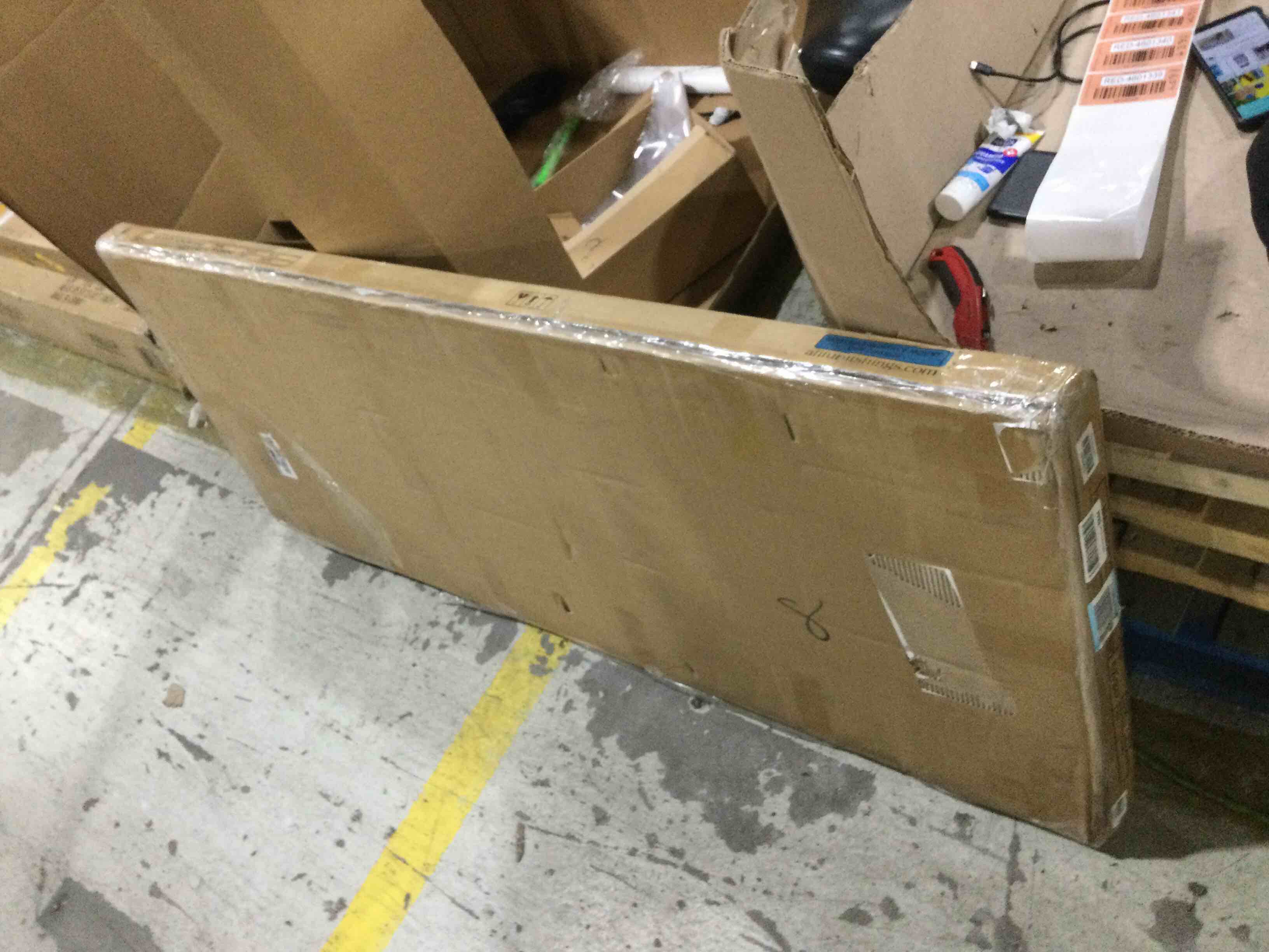 https://s3.amazonaws.com/lotting-images-prod/bidfta/RED4601339_1688748607360.jpeg
