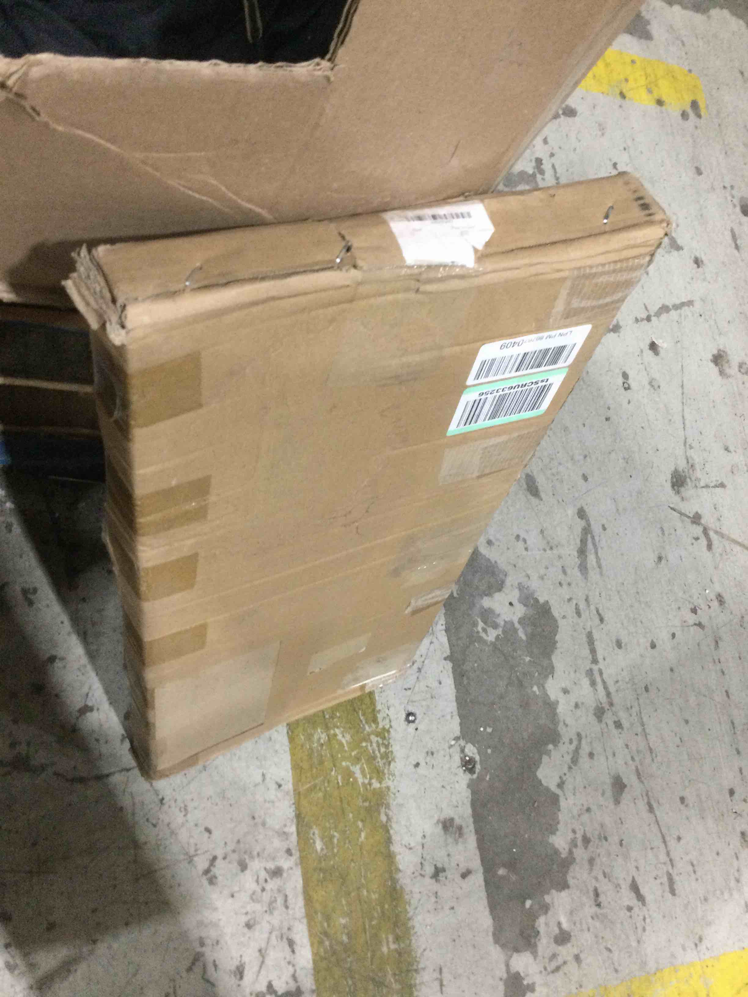https://s3.amazonaws.com/lotting-images-prod/bidfta/RED4601416_1689004132029.jpeg