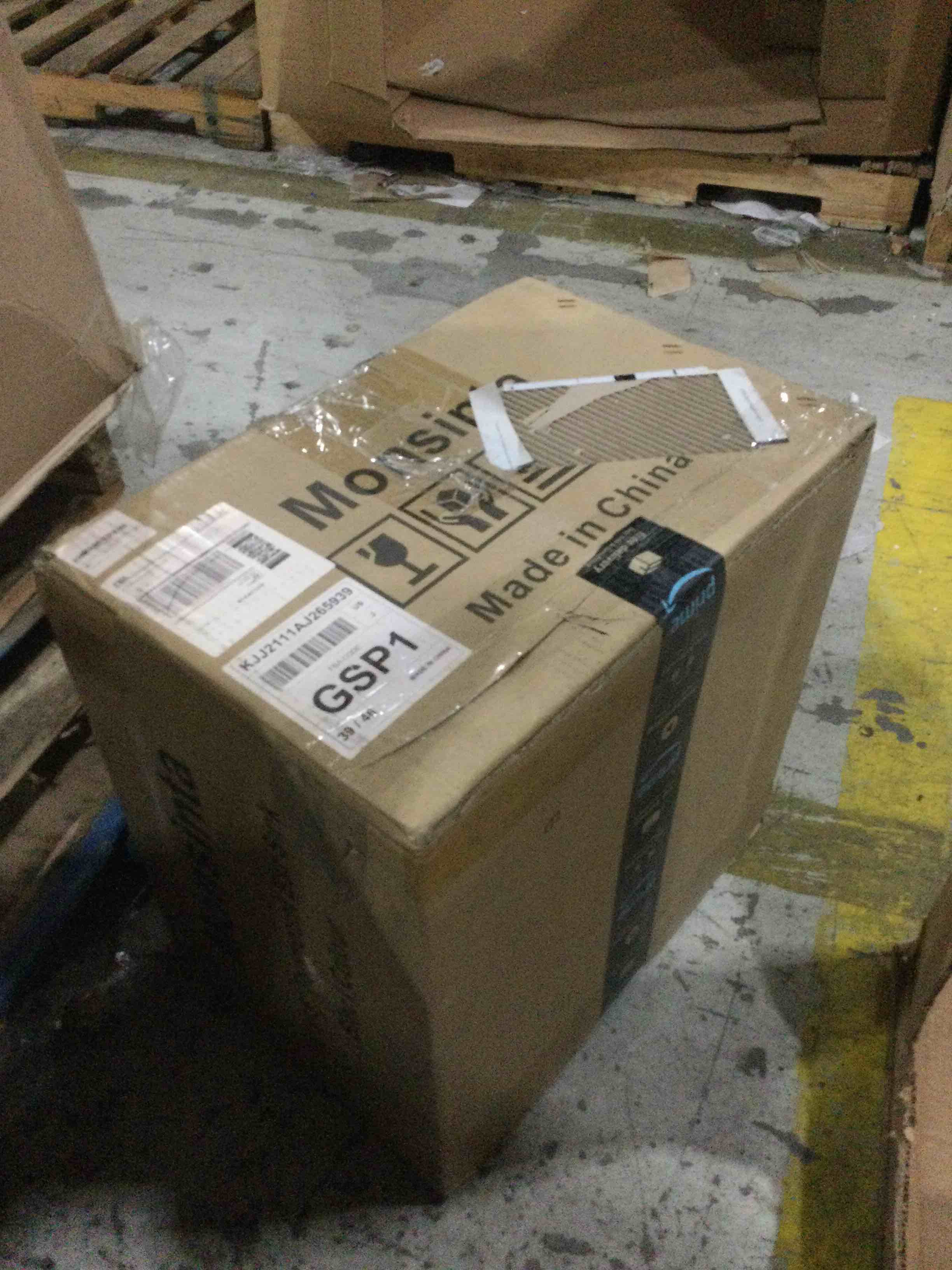https://s3.amazonaws.com/lotting-images-prod/bidfta/RED4601421_1689005126325.jpeg