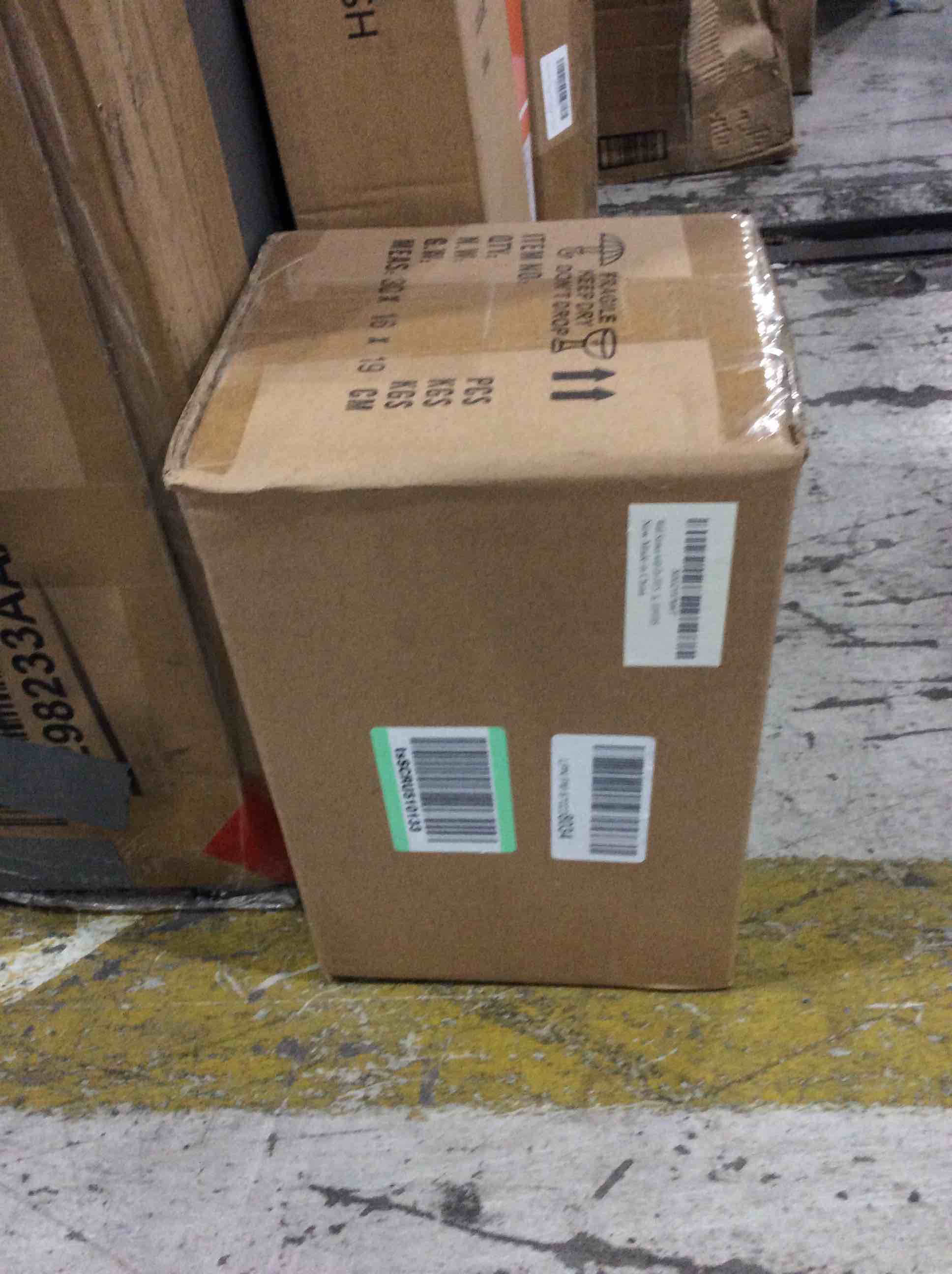 https://s3.amazonaws.com/lotting-images-prod/bidfta/RED4602041_1689258652802.jpeg