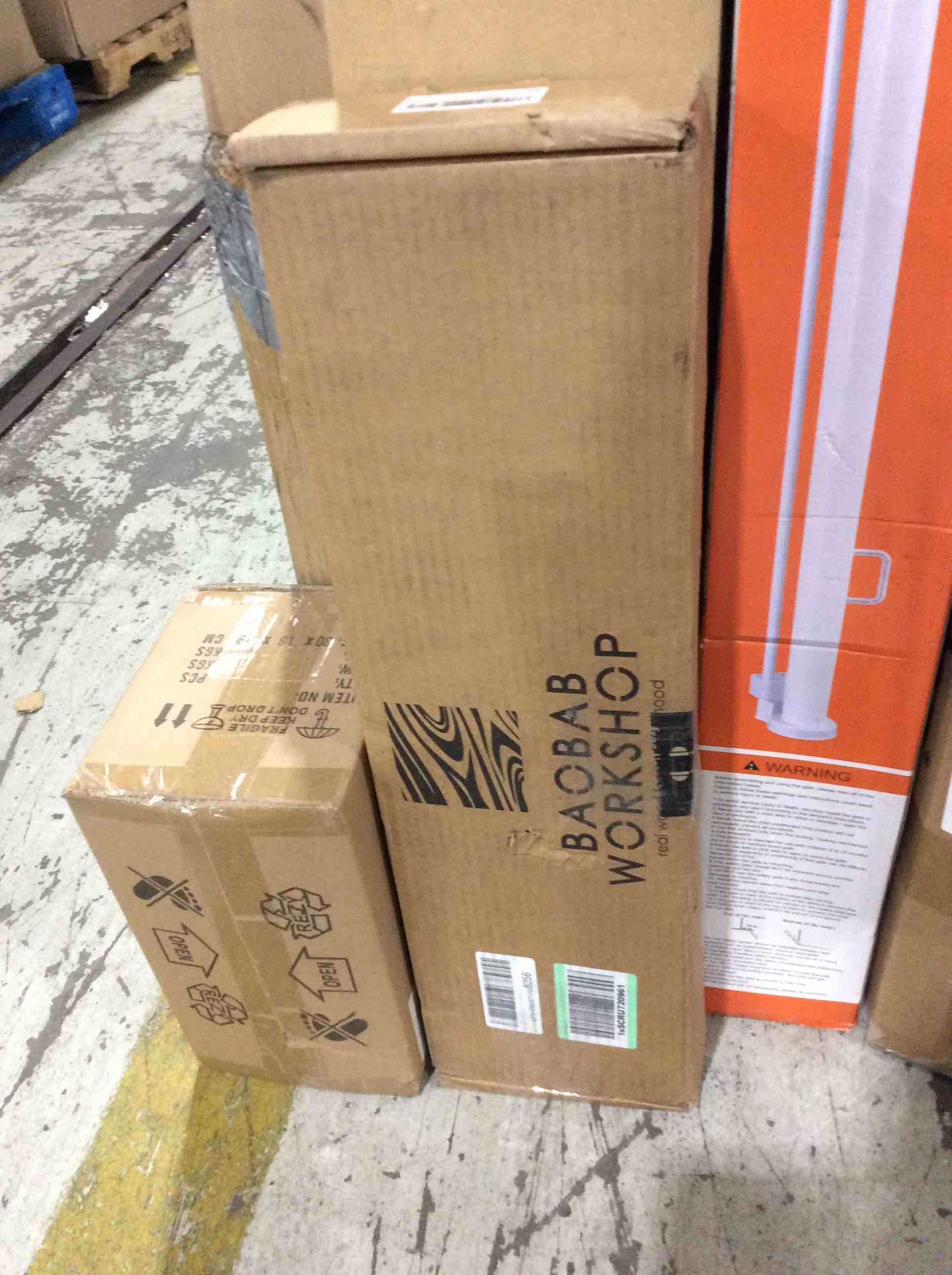 https://s3.amazonaws.com/lotting-images-prod/bidfta/RED4602042_1689258920093.jpeg