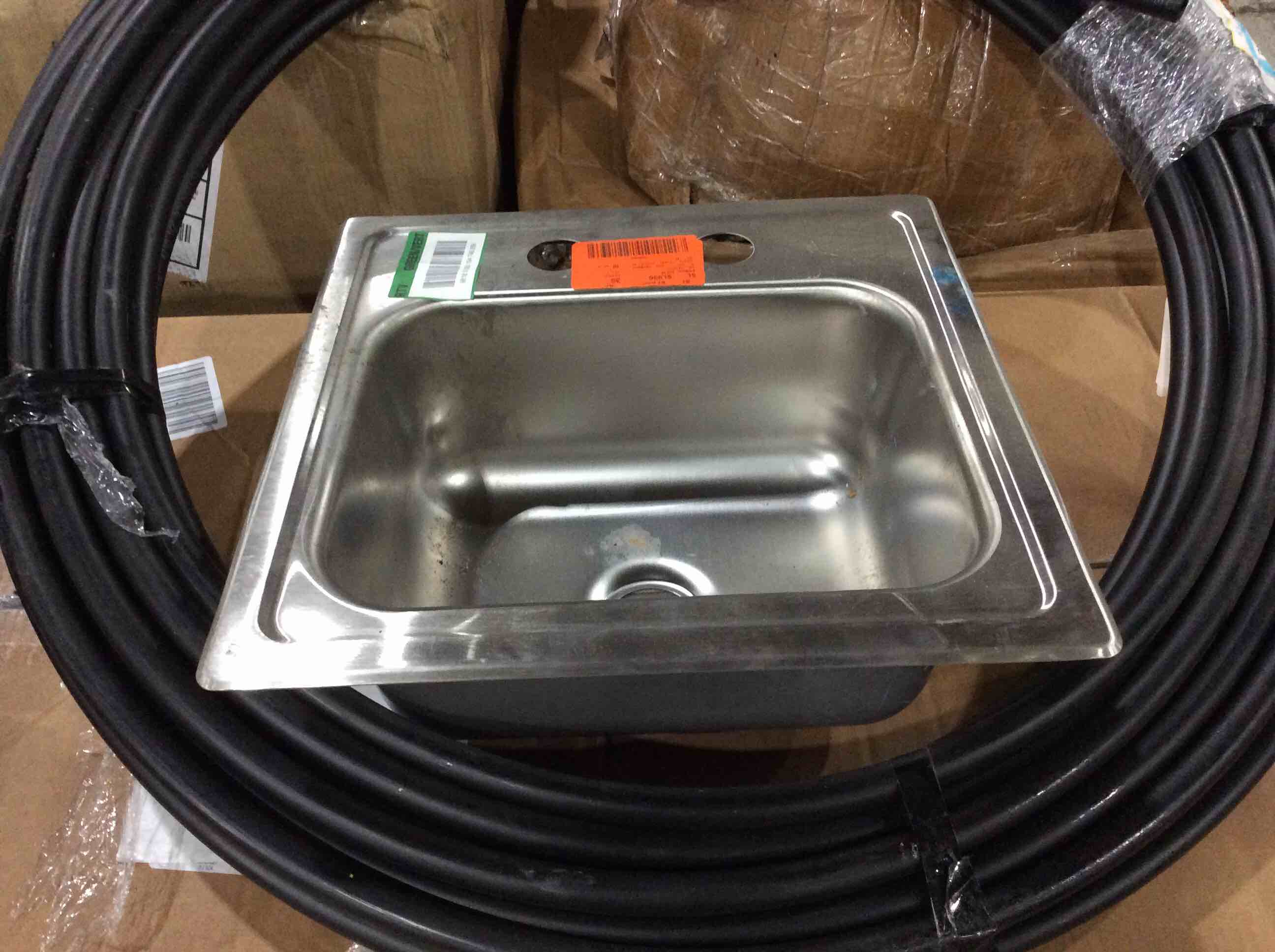 https://s3.amazonaws.com/lotting-images-prod/bidfta/RED4602253_1689954275215.jpeg