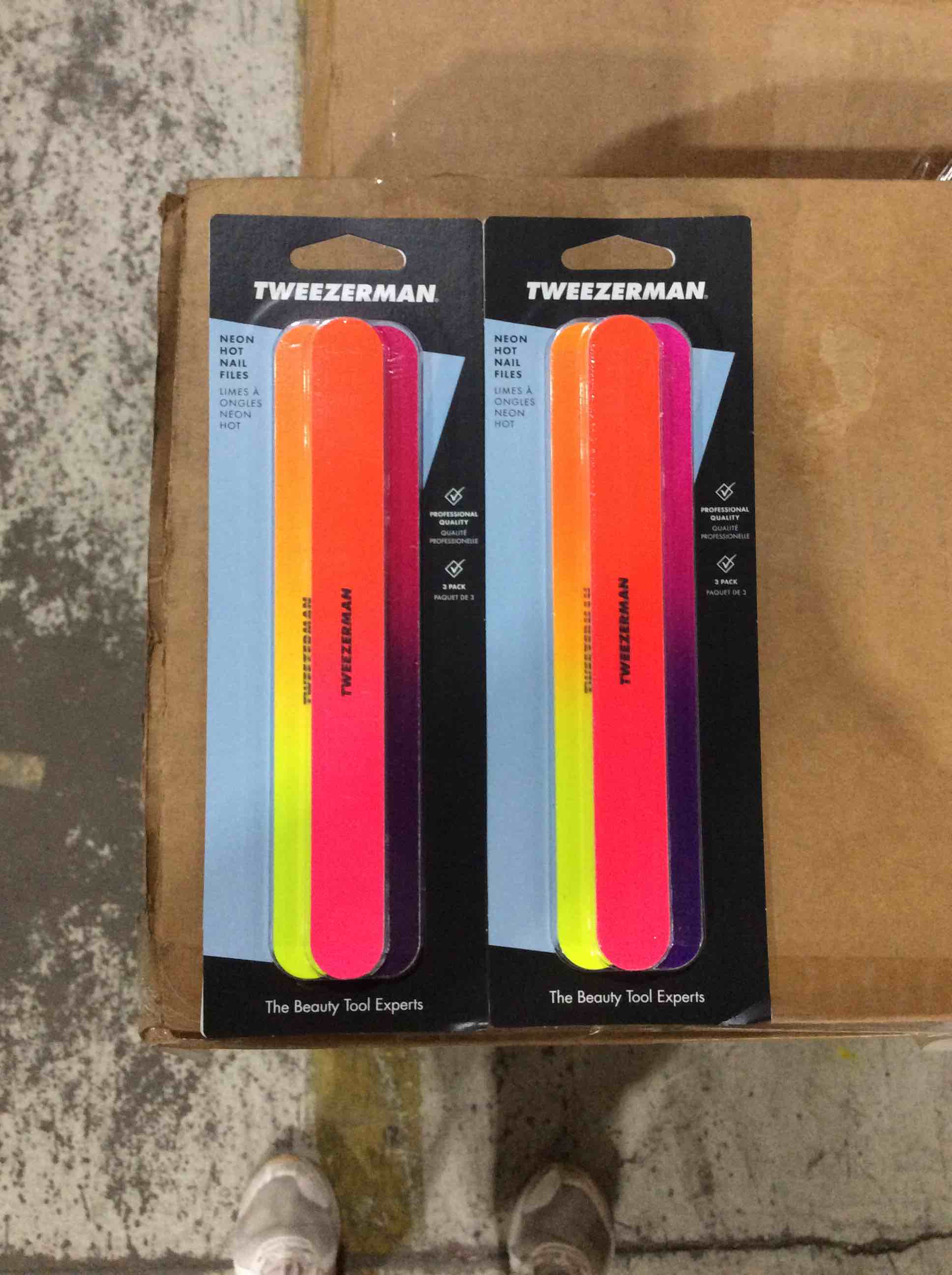 https://s3.amazonaws.com/lotting-images-prod/bidfta/RED4602274_1689962169318.jpeg