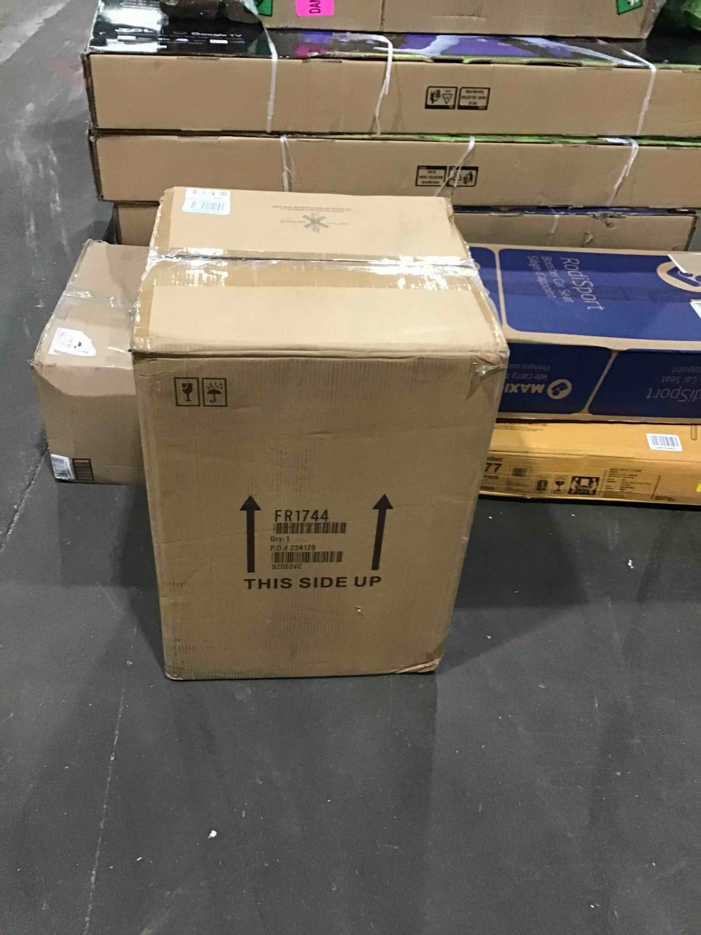 https://s3.amazonaws.com/lotting-images-prod/bidfta/RED4602790_1694011636683.jpeg
