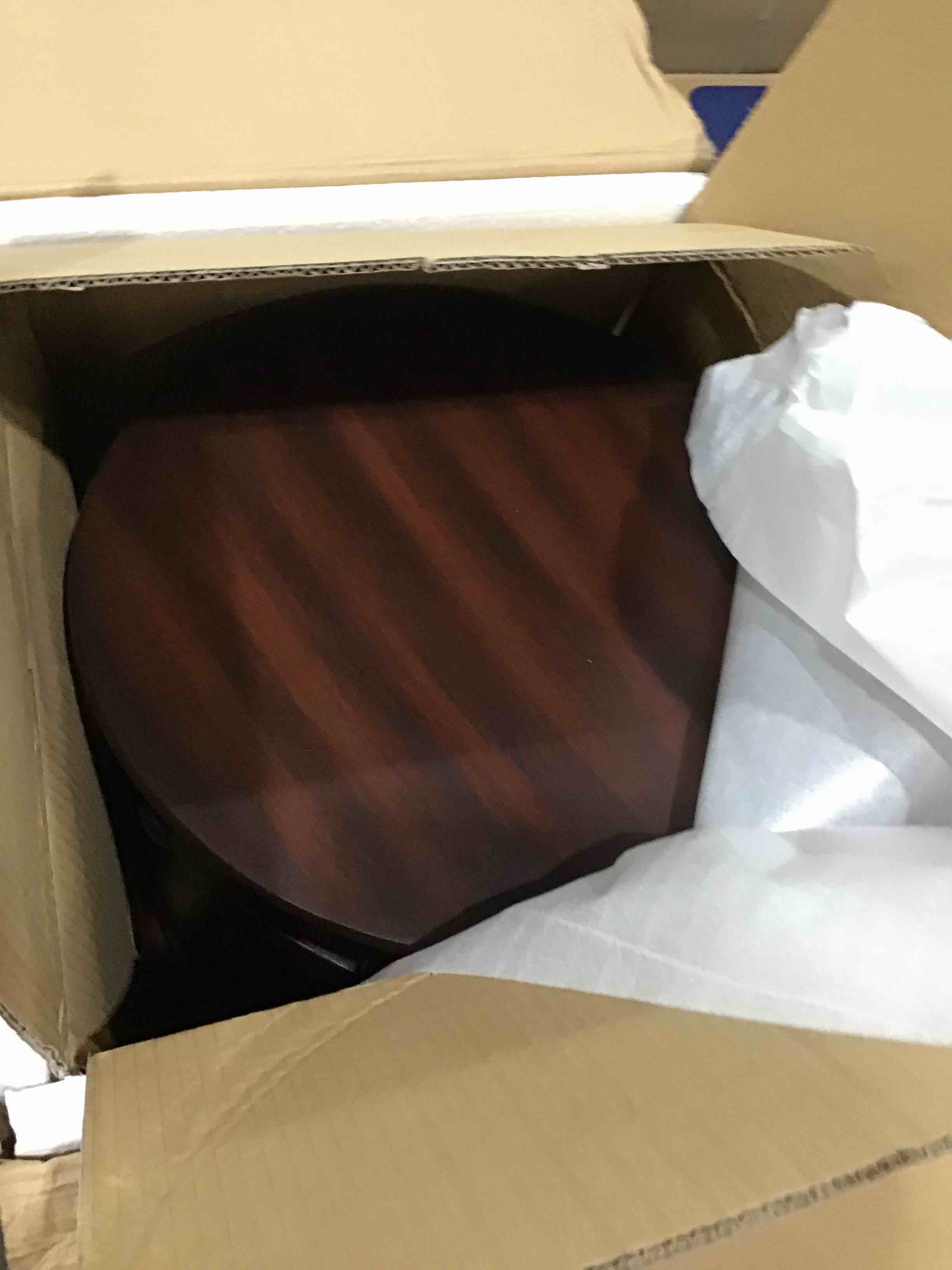 https://s3.amazonaws.com/lotting-images-prod/bidfta/RED4602790_1694011784698.jpeg