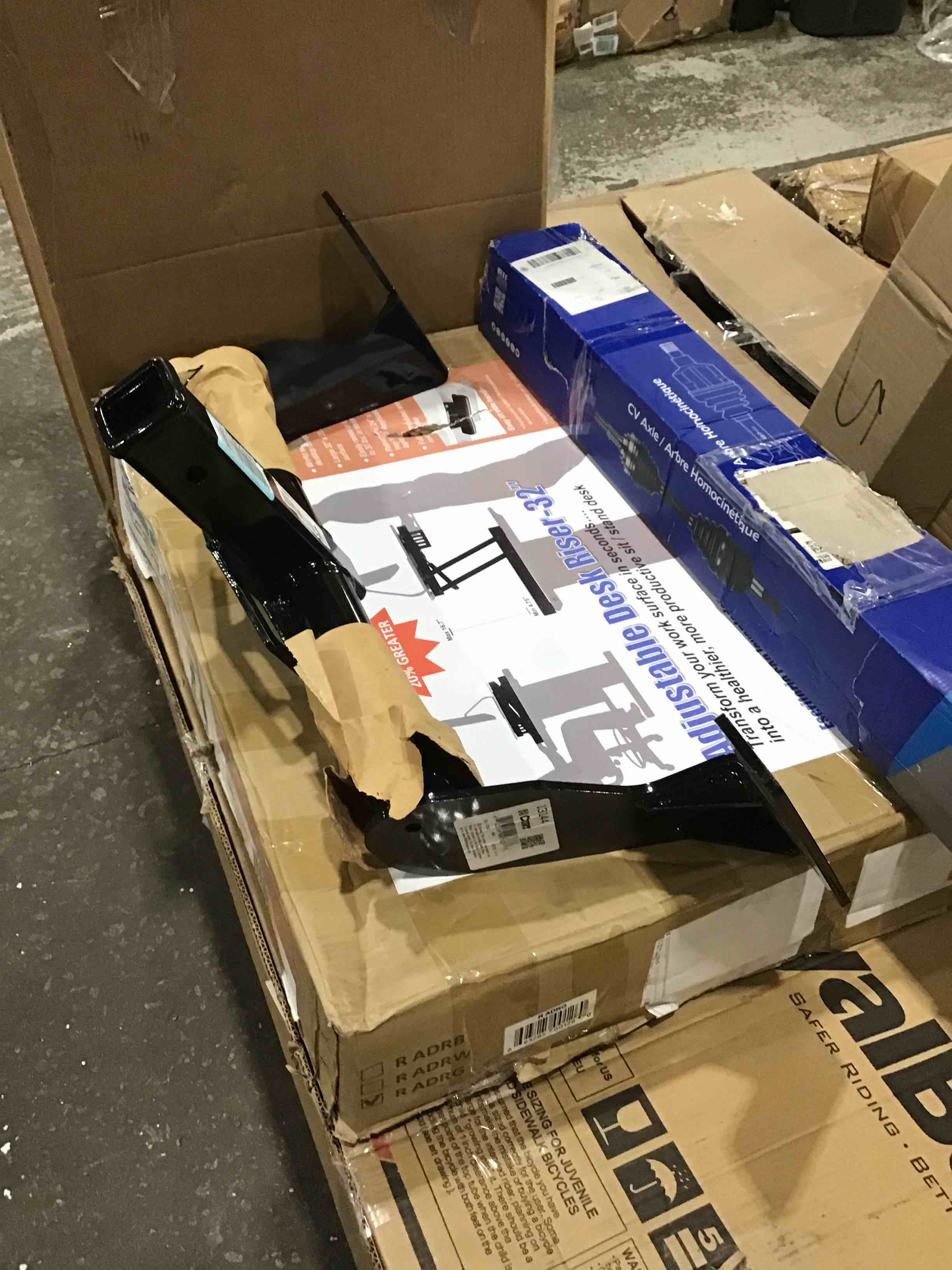 https://s3.amazonaws.com/lotting-images-prod/bidfta/RED4602834_1694027886776.jpeg