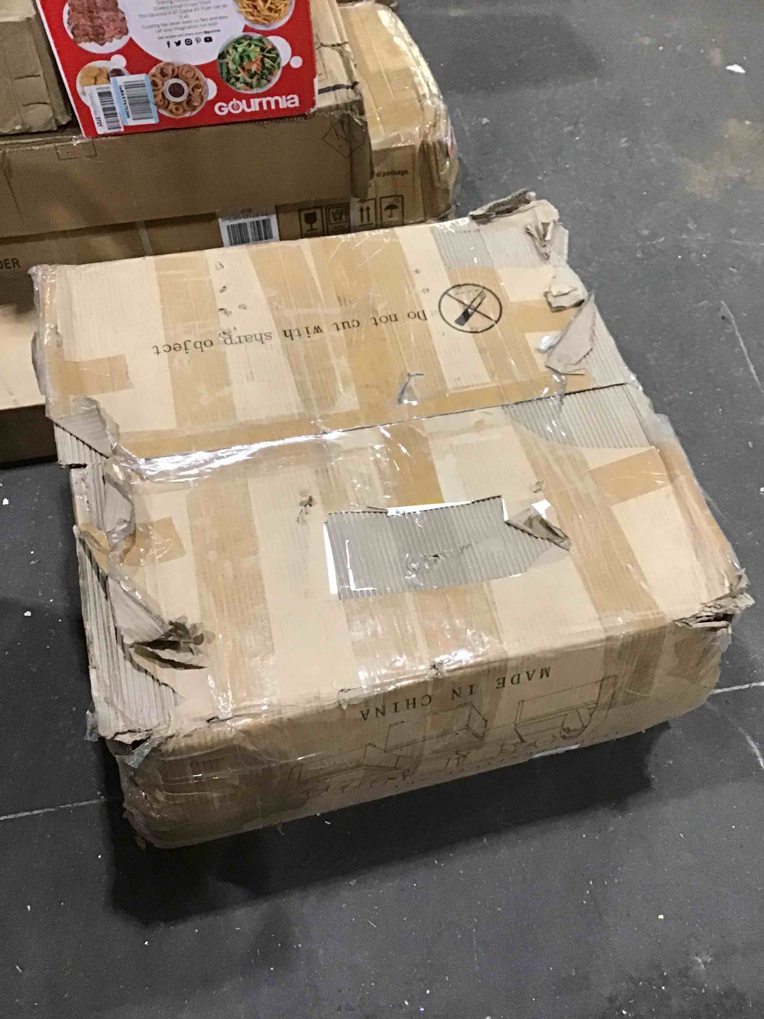 https://s3.amazonaws.com/lotting-images-prod/bidfta/RED4602845_1694030030371.jpeg