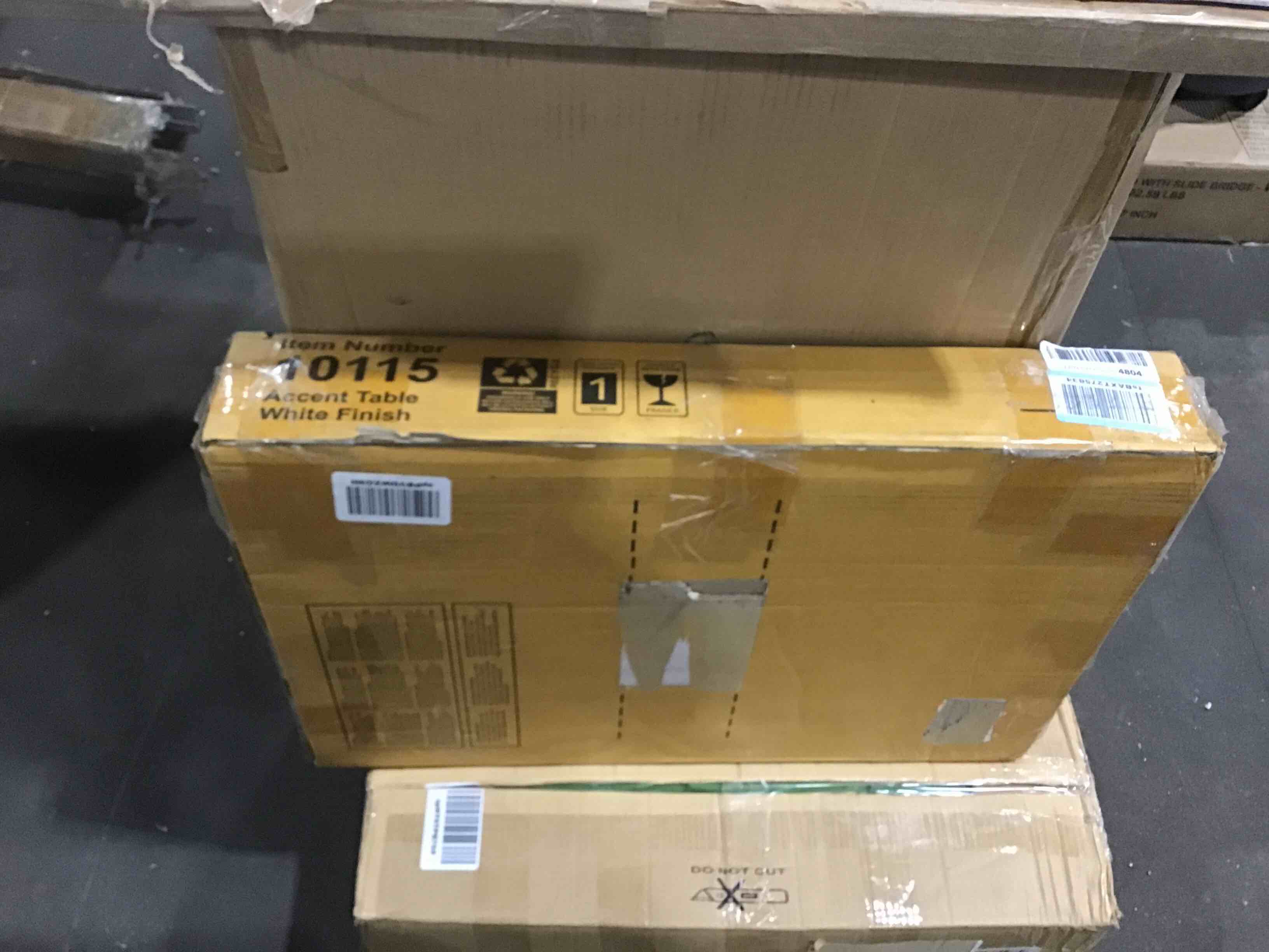 https://s3.amazonaws.com/lotting-images-prod/bidfta/RED4603215_1694529860259.jpeg