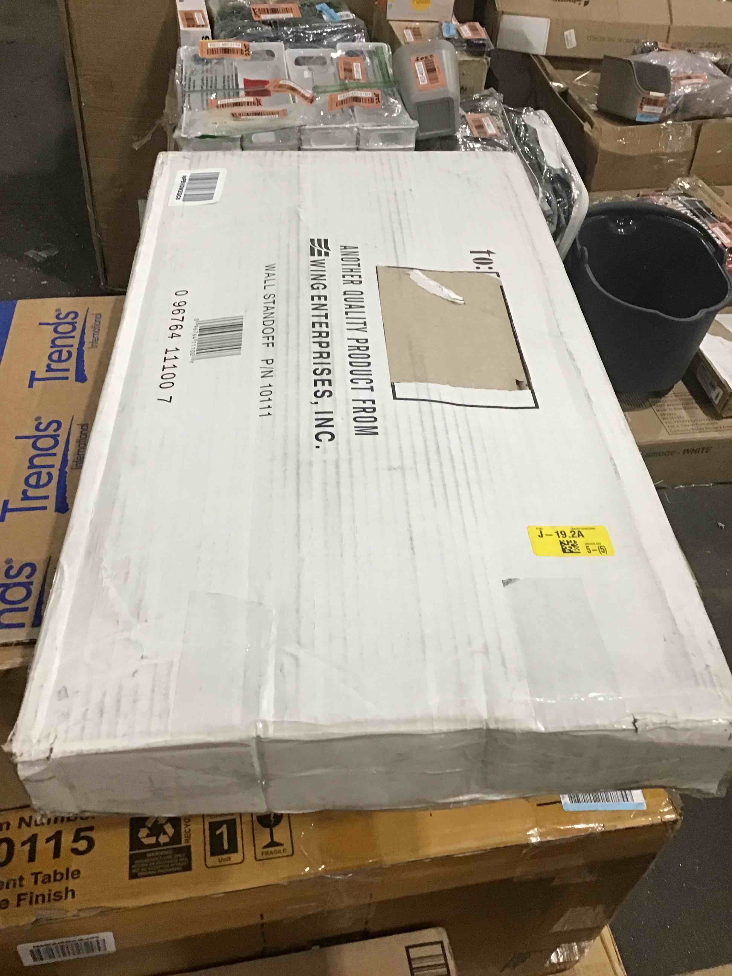 https://s3.amazonaws.com/lotting-images-prod/bidfta/RED4603218_1694530303435.jpeg