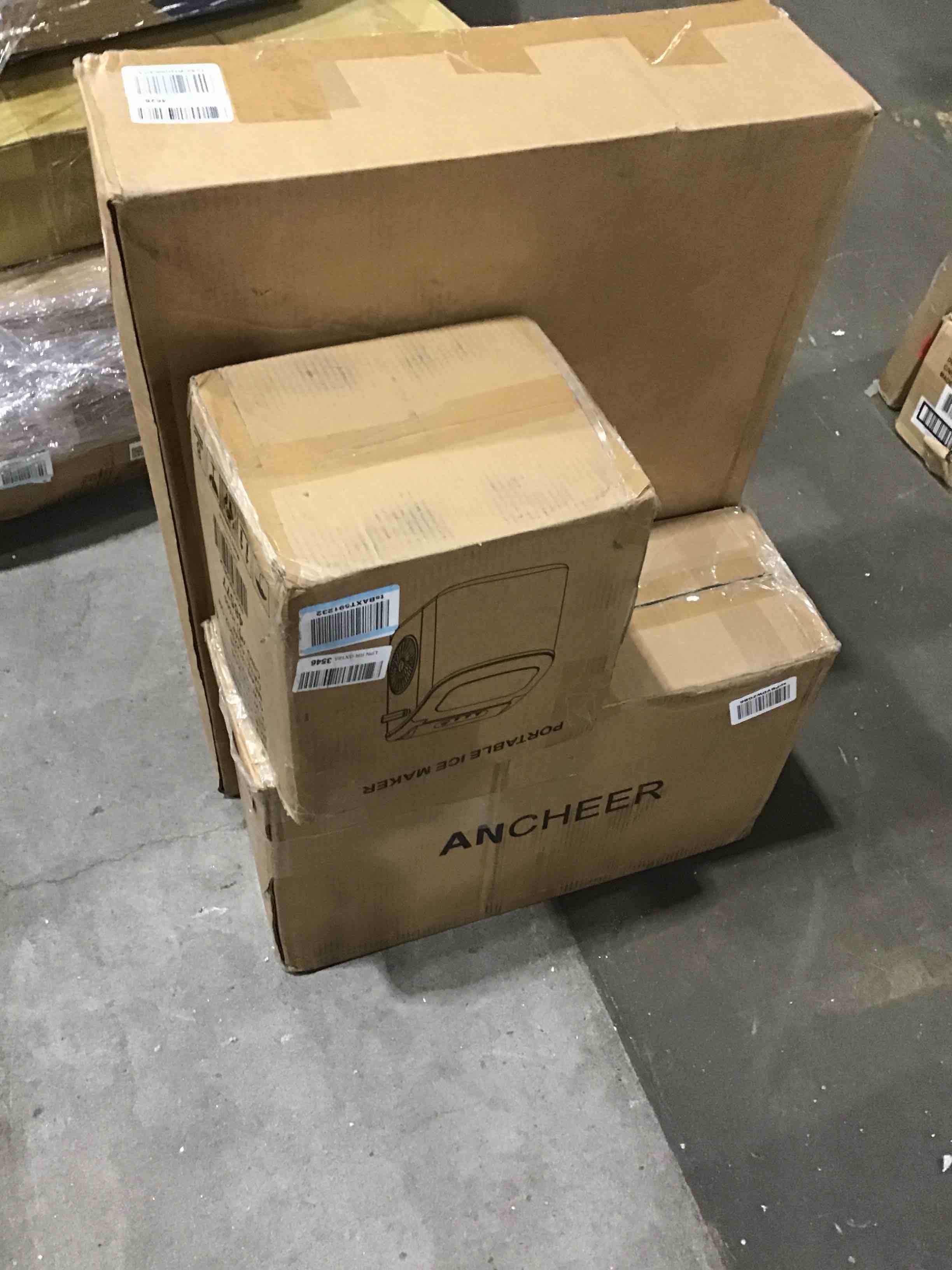 https://s3.amazonaws.com/lotting-images-prod/bidfta/RED4603221_1694531122129.jpeg