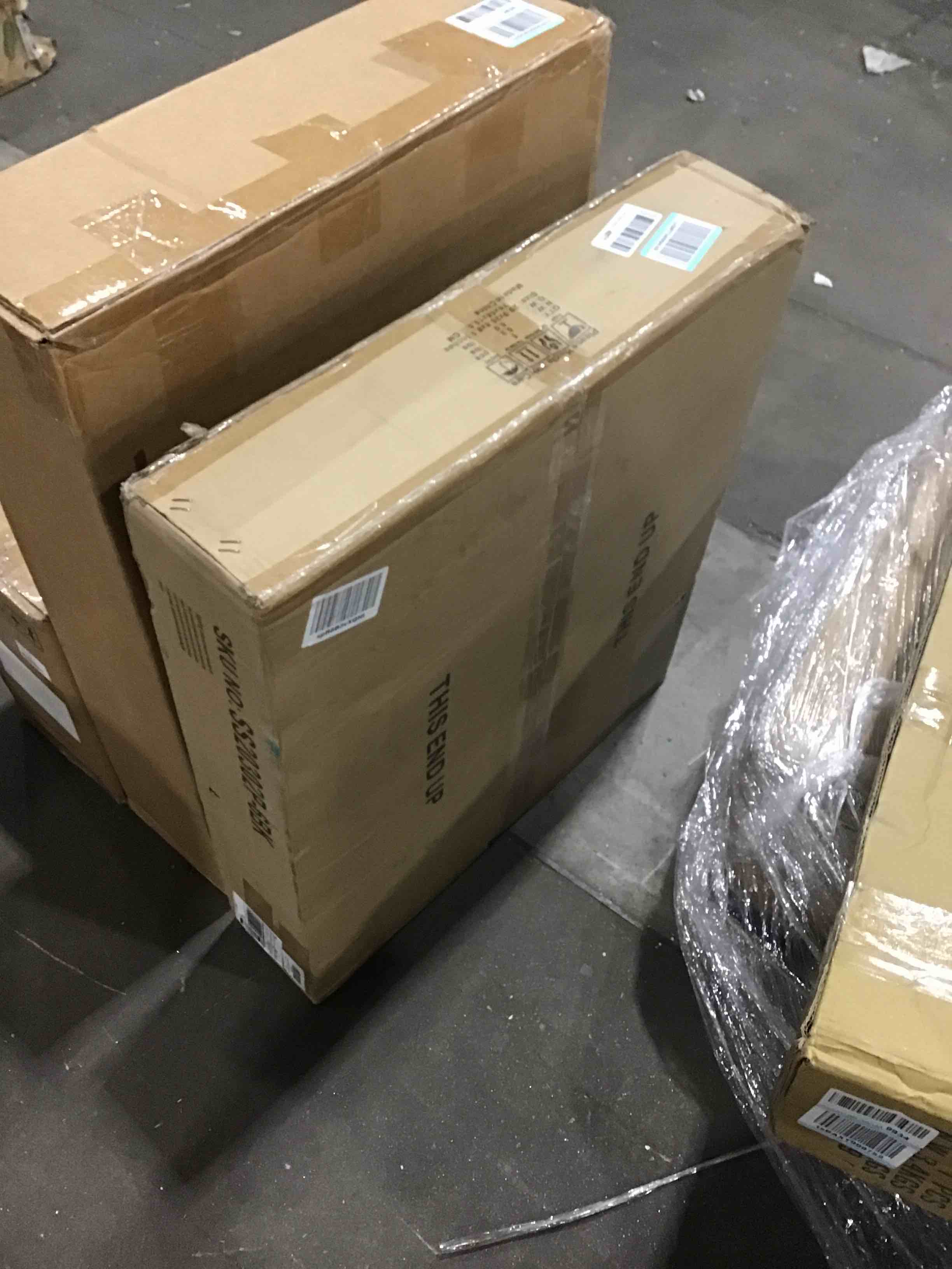 https://s3.amazonaws.com/lotting-images-prod/bidfta/RED4603223_1694531282160.jpeg