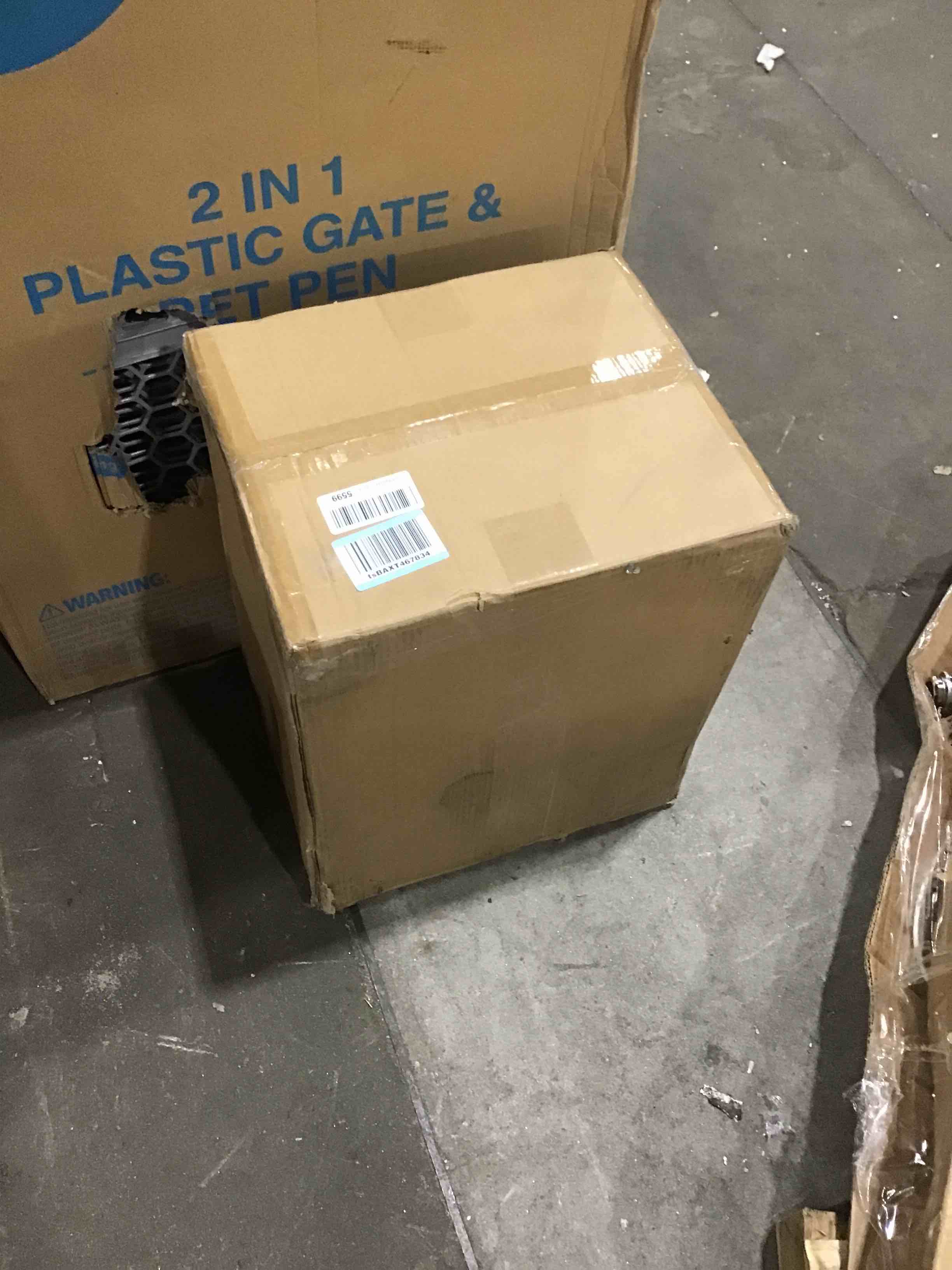 https://s3.amazonaws.com/lotting-images-prod/bidfta/RED4603241_1694535702110.jpeg