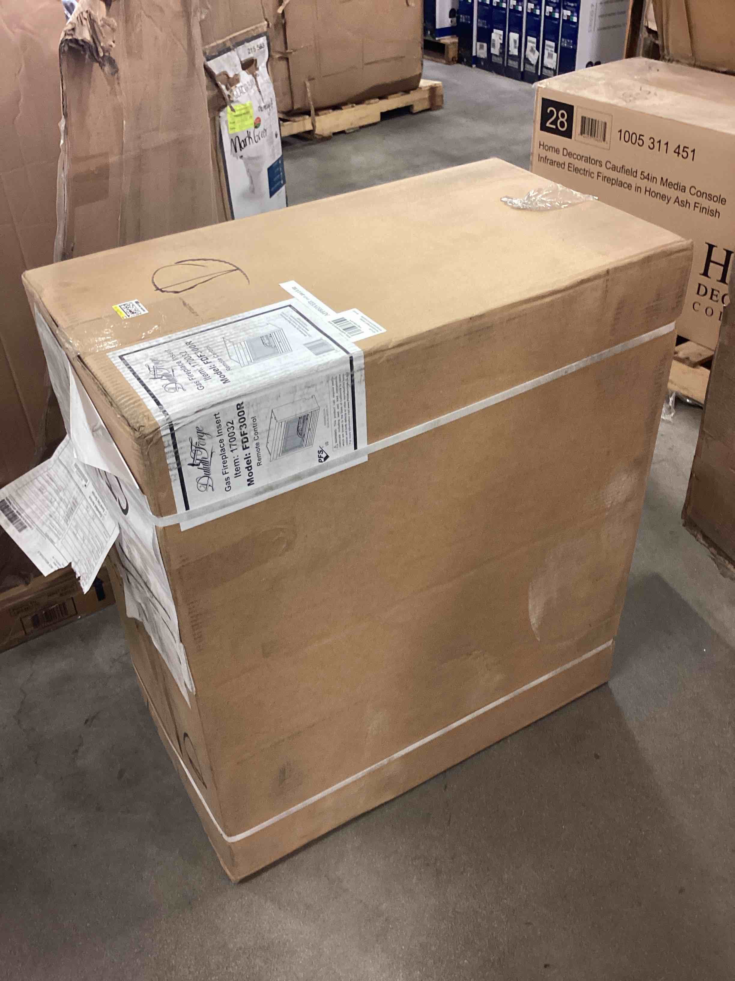 https://s3.amazonaws.com/lotting-images-prod/bidfta/RED4641423_1686152178603.jpeg